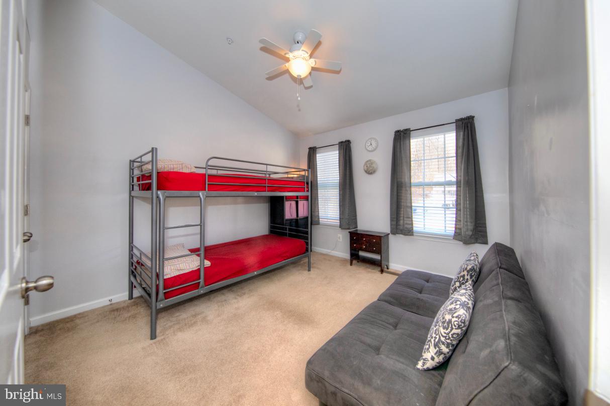 HOLLY WOODS - Residential