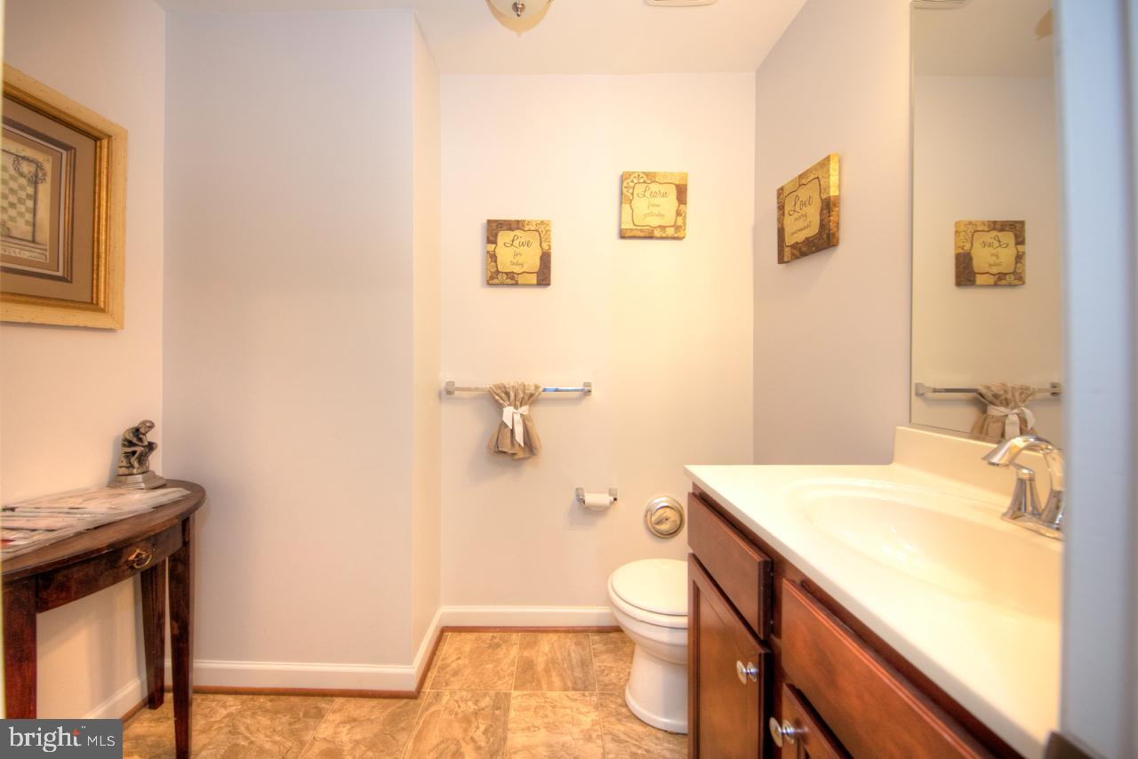 HOLLY WOODS - Residential