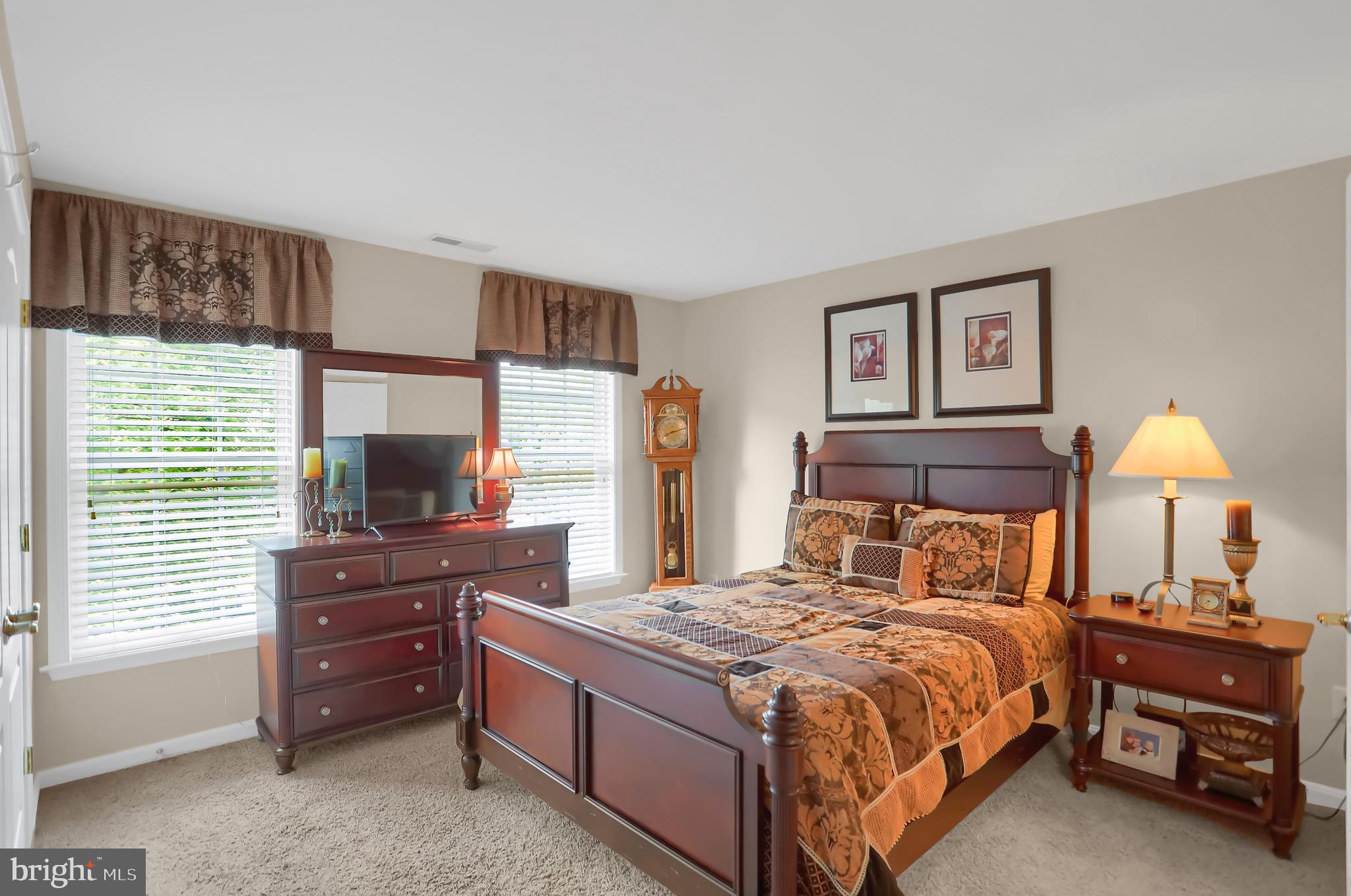 VINEYARD OAK NORTH - Residential