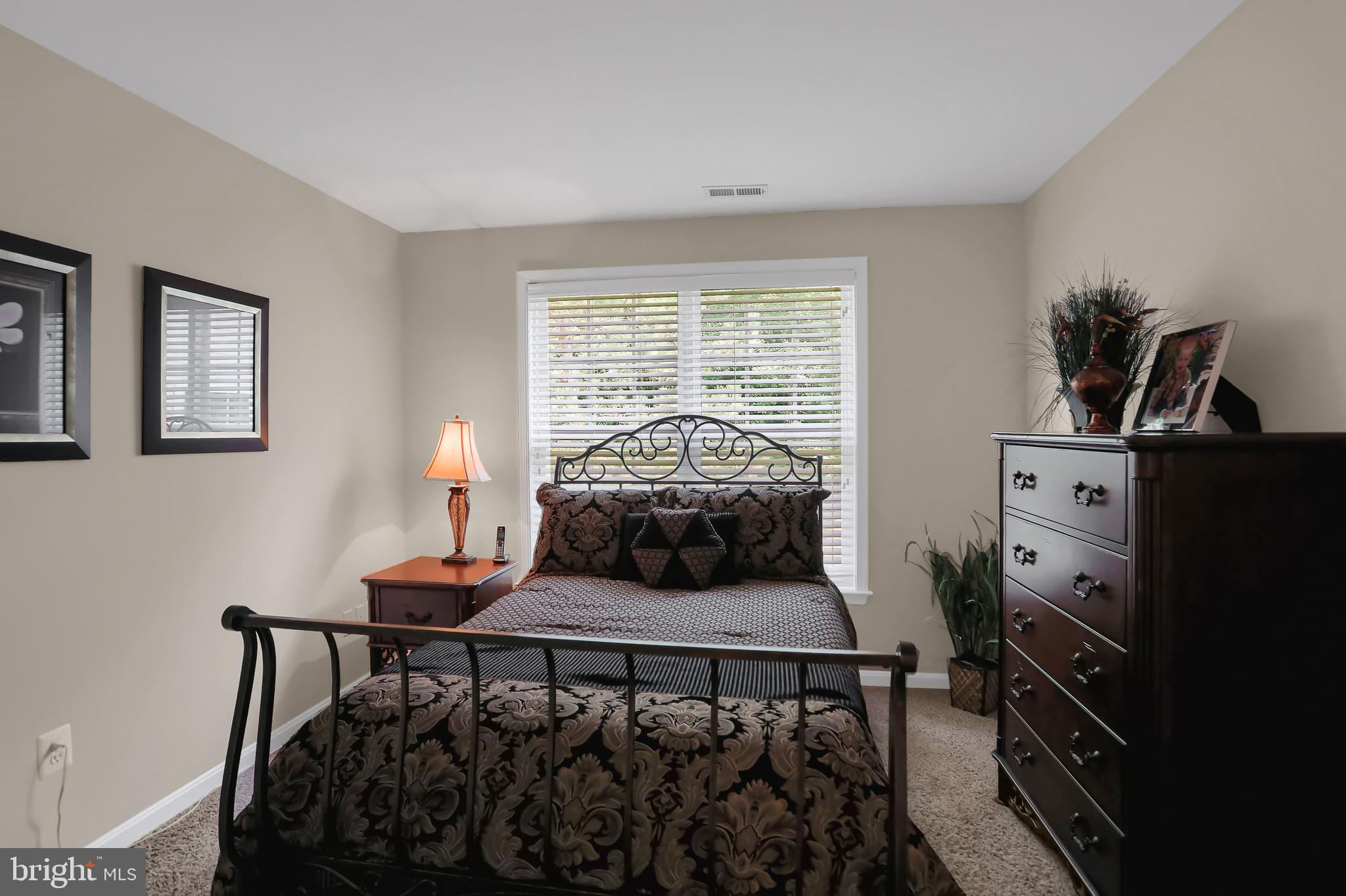 VINEYARD OAK NORTH - Residential