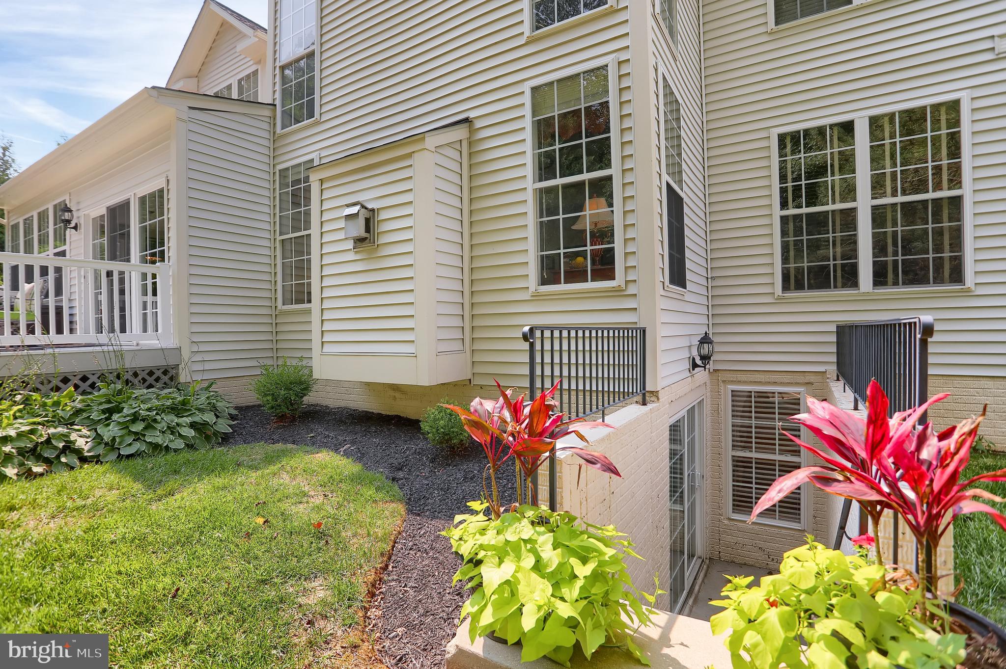VINEYARD OAK NORTH - Residential