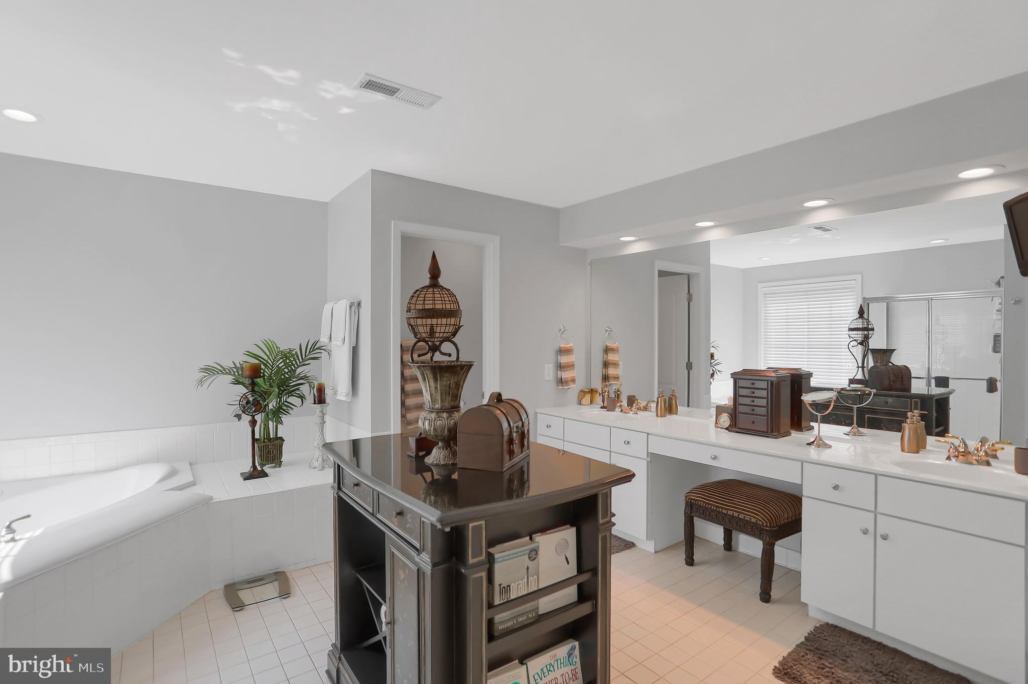 VINEYARD OAK NORTH - Residential