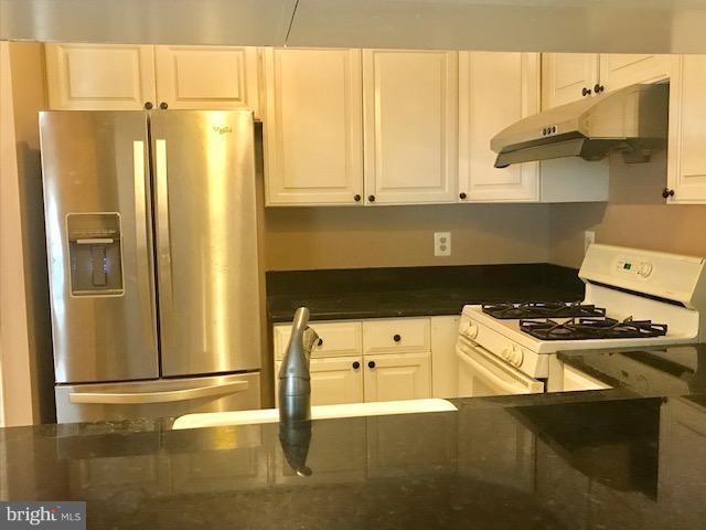 NEWGATE - Residential Lease