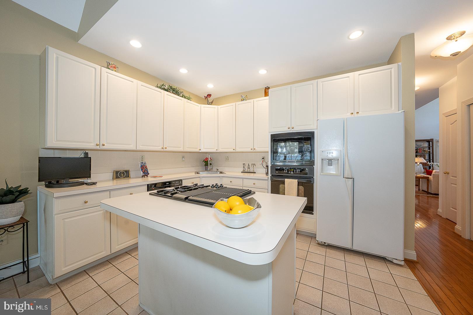 DAYLESFORD LAKE - Residential