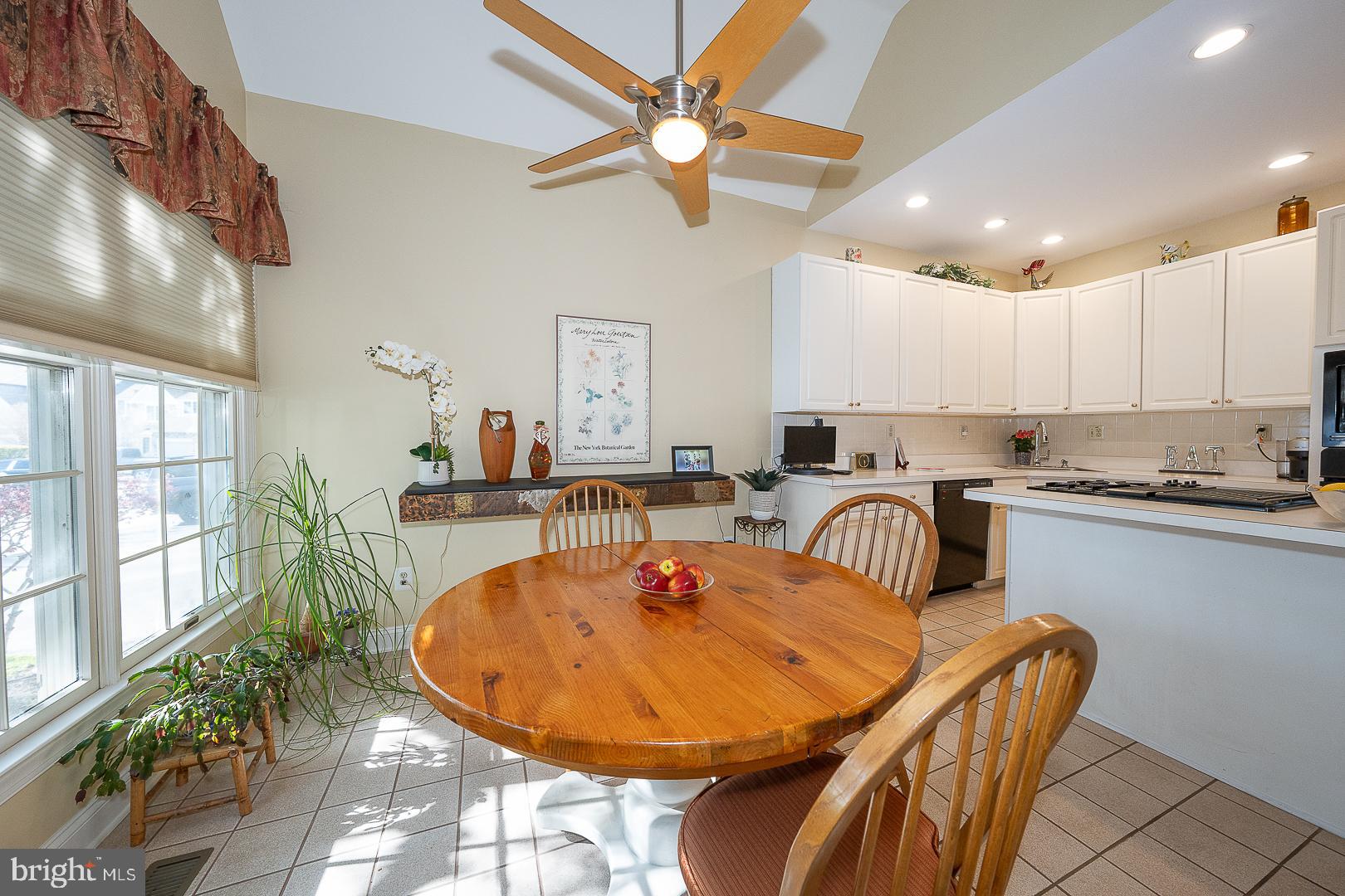 DAYLESFORD LAKE - Residential