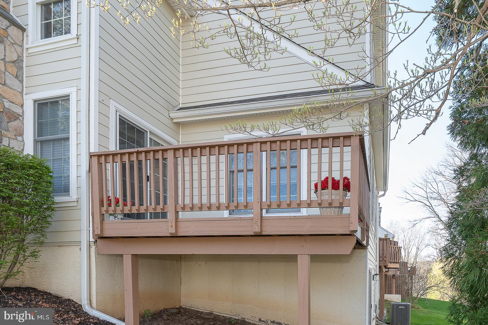 DAYLESFORD LAKE - Residential