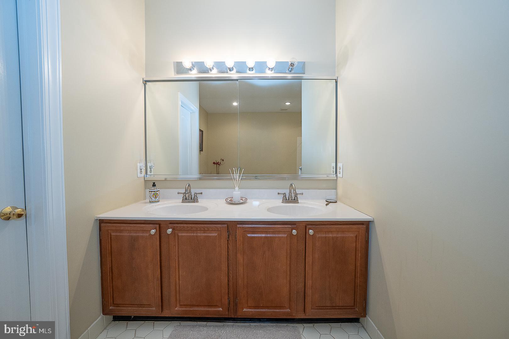 DAYLESFORD LAKE - Residential