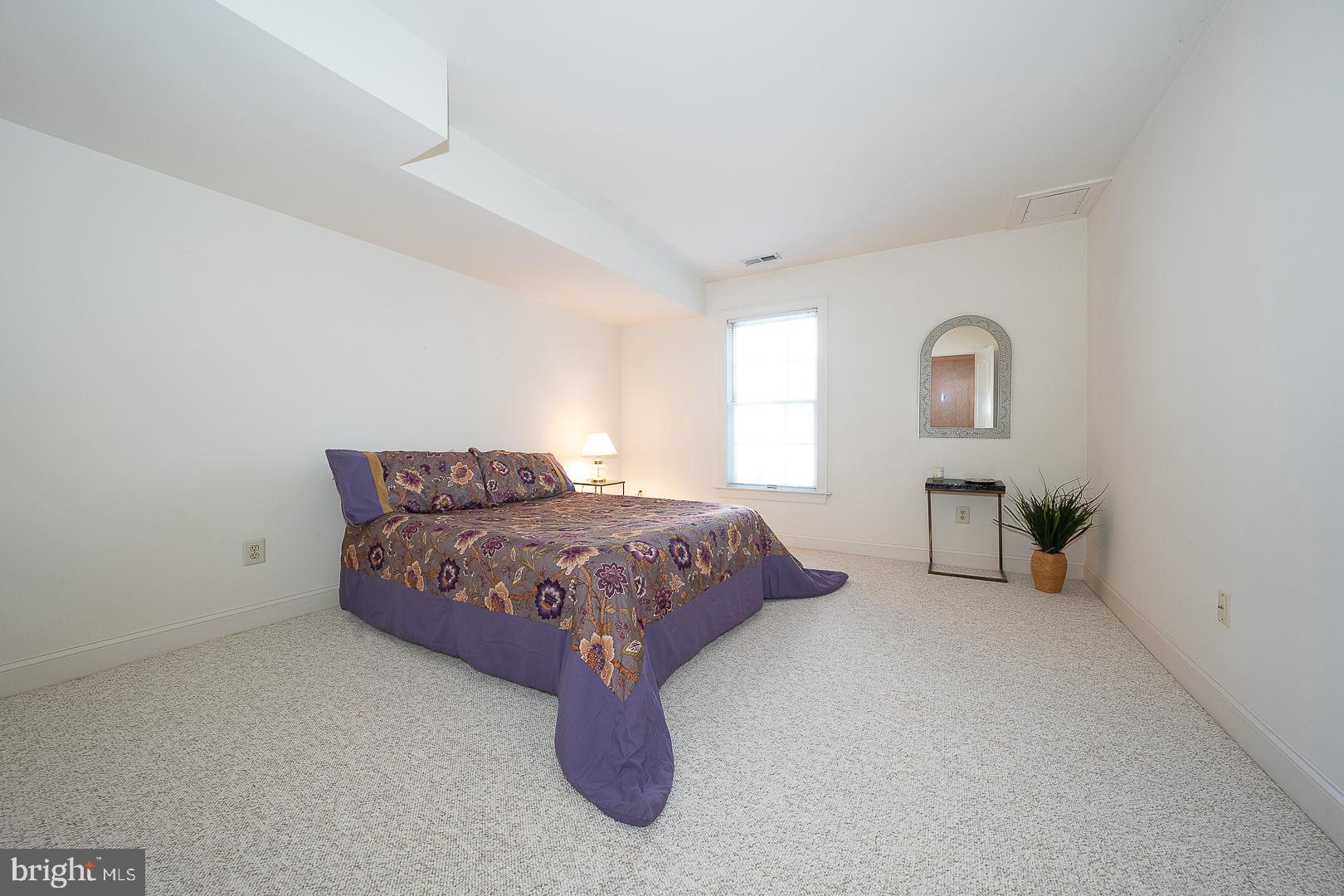 DAYLESFORD LAKE - Residential