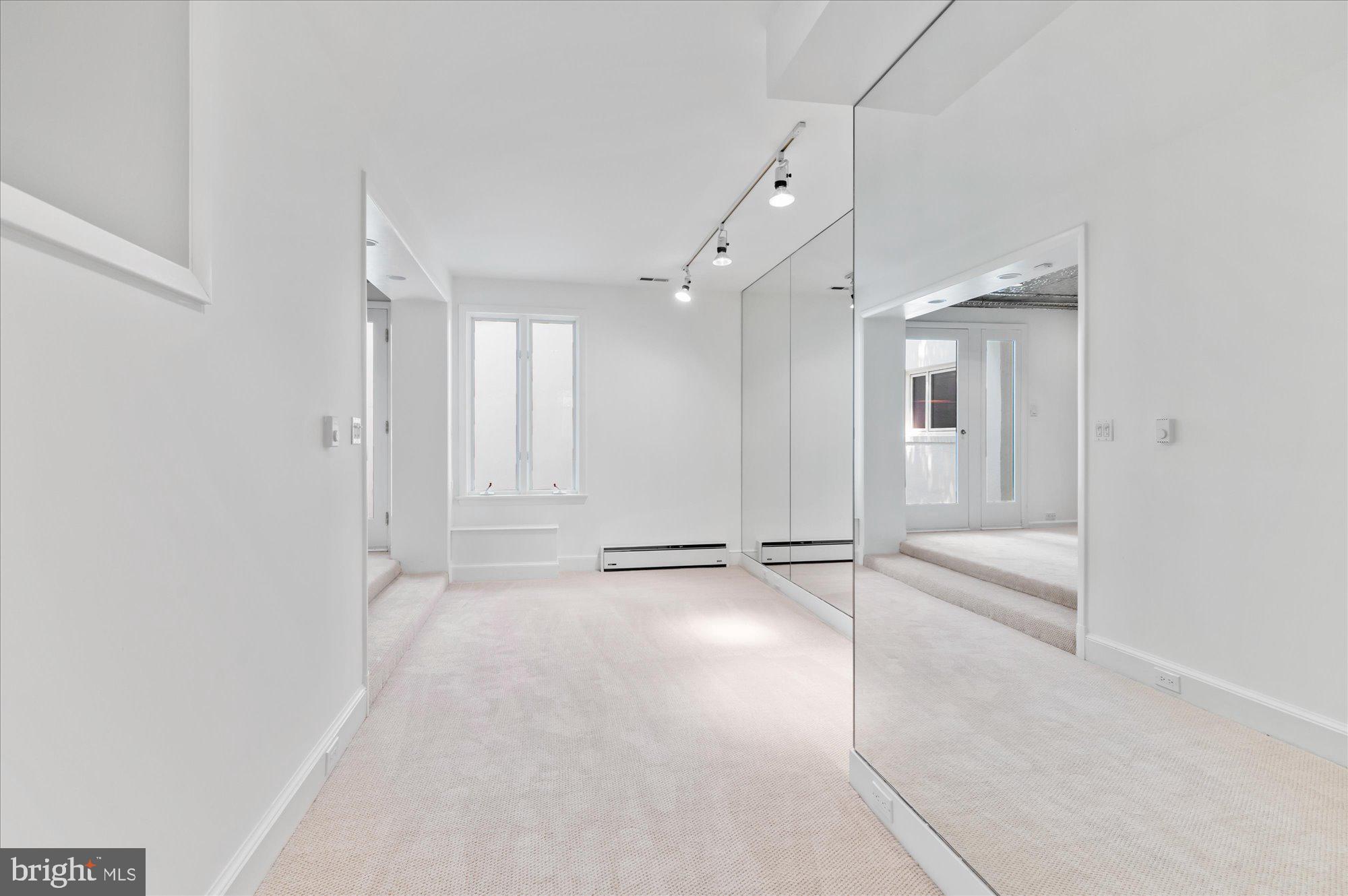 KENWOOD - Residential