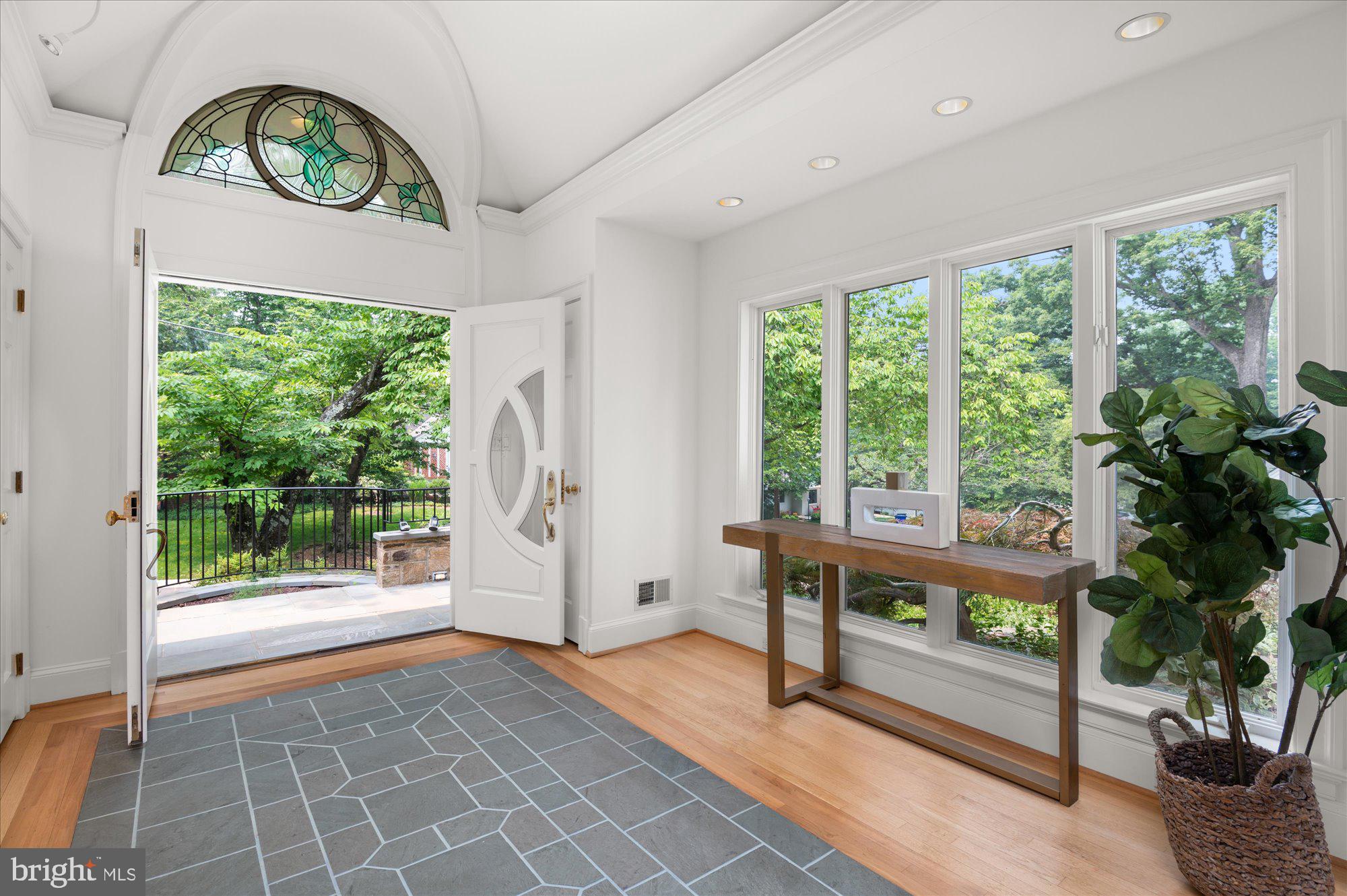 KENWOOD - Residential