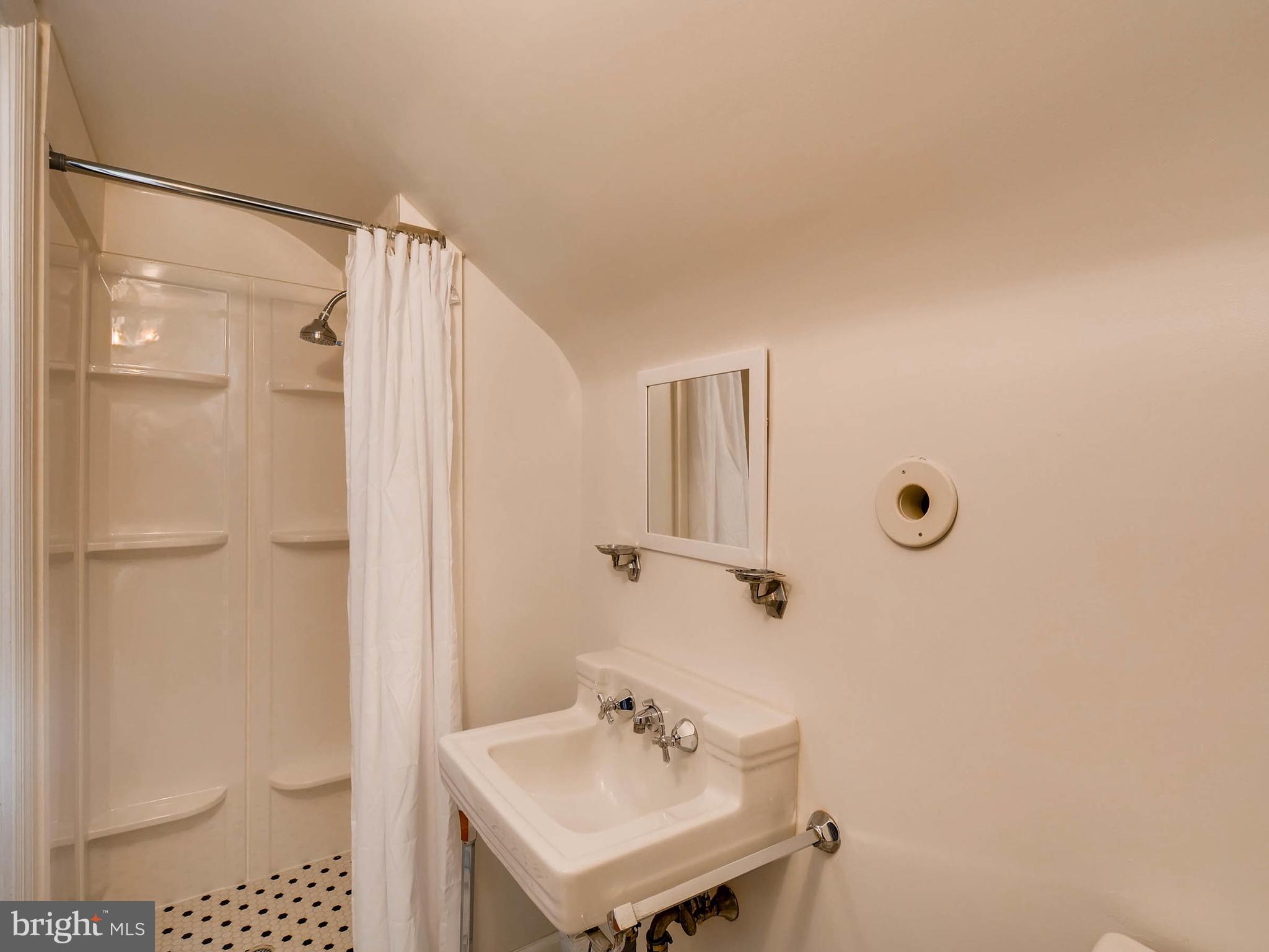 LAKEHURST - Residential