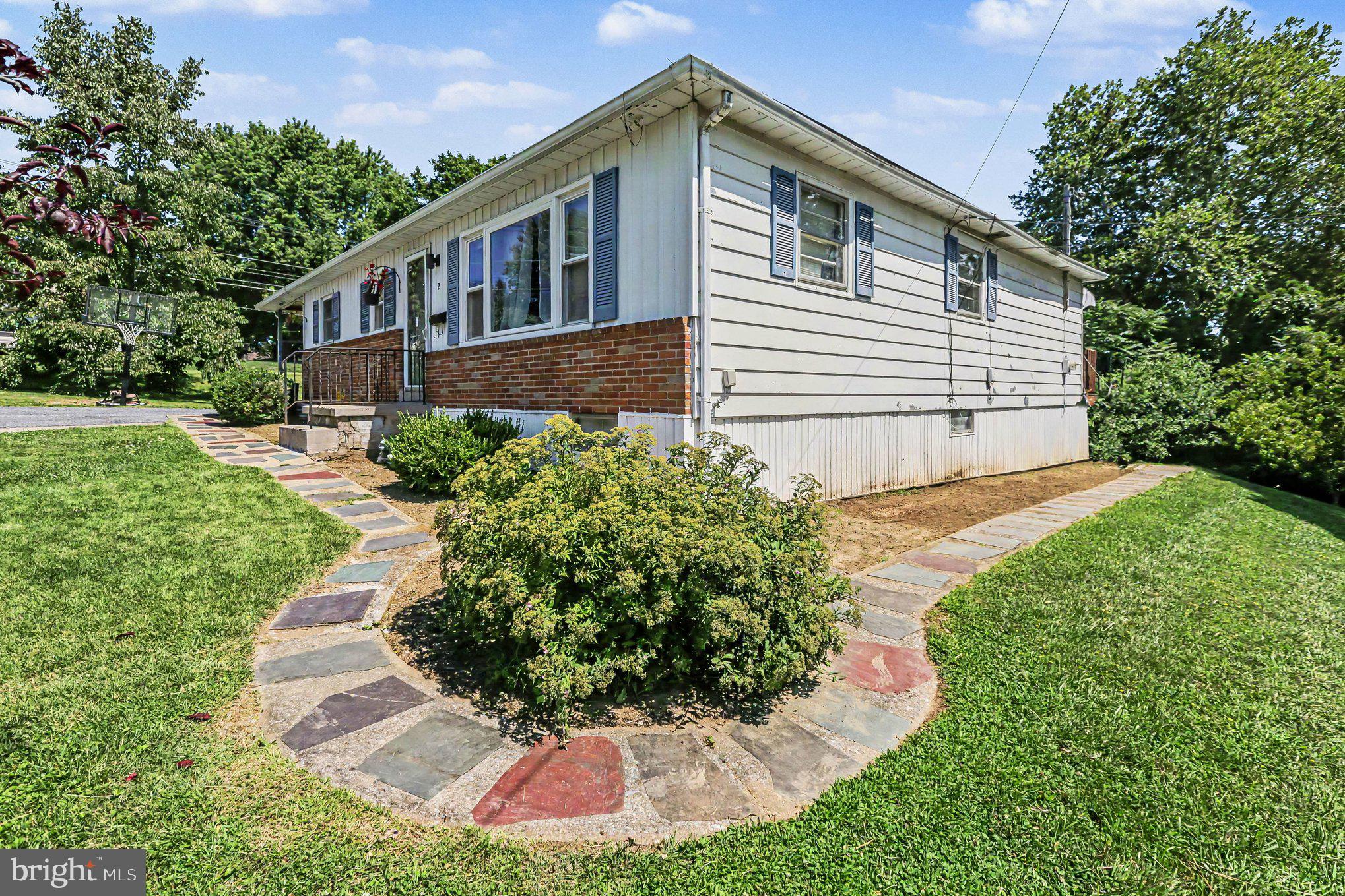 2 HUNTER LANE
