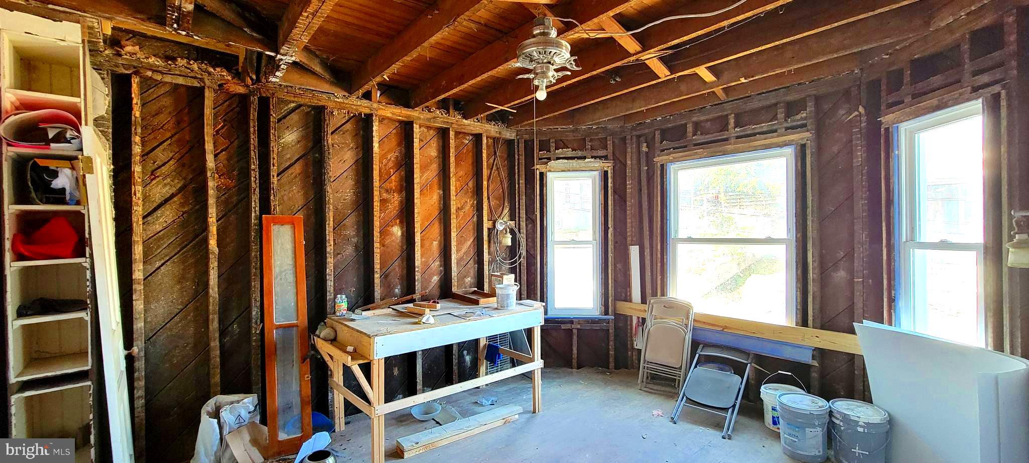 WEST SIDE - Residential