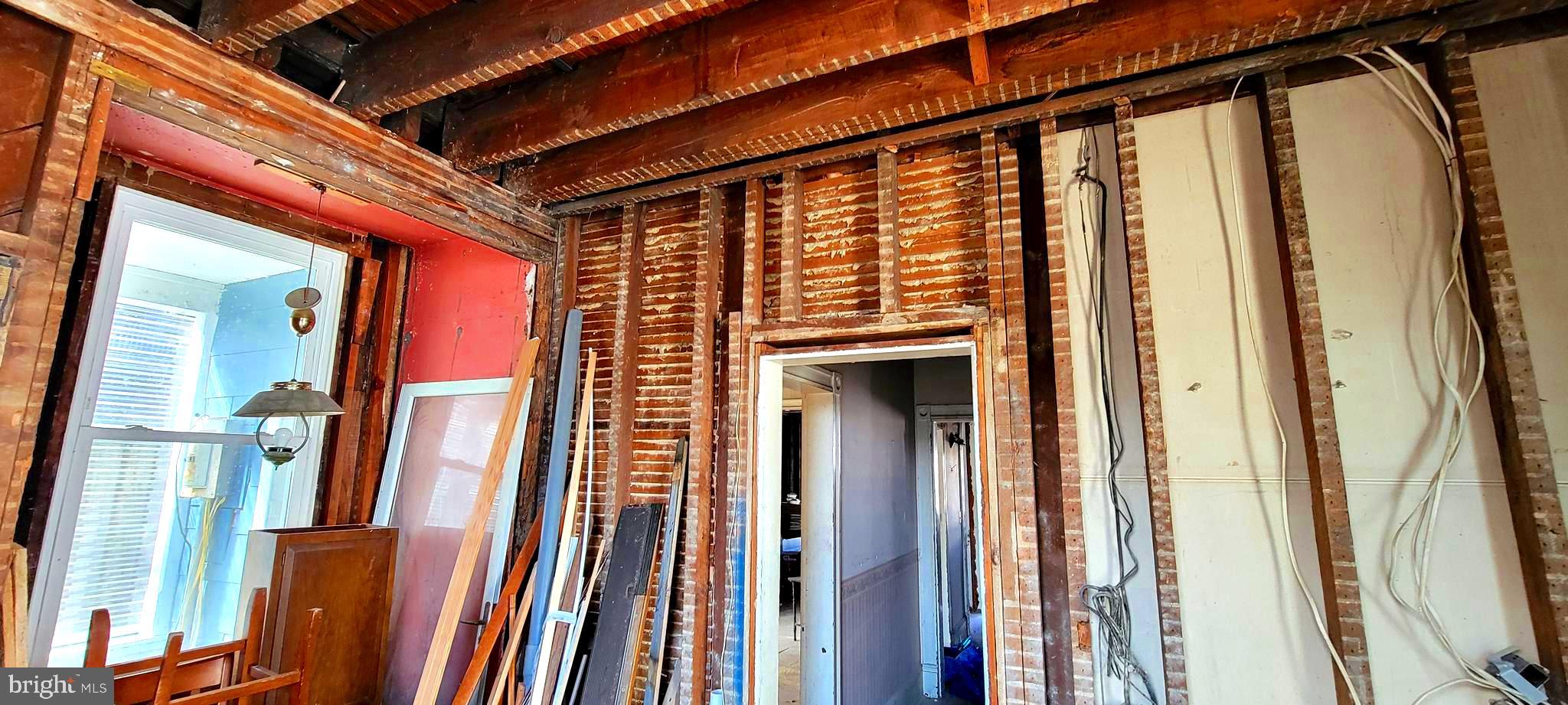 WEST SIDE - Residential