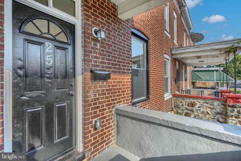Townhouse For Rent - 25 S Hilton Street<br/> BALTIMORE, MD 21229