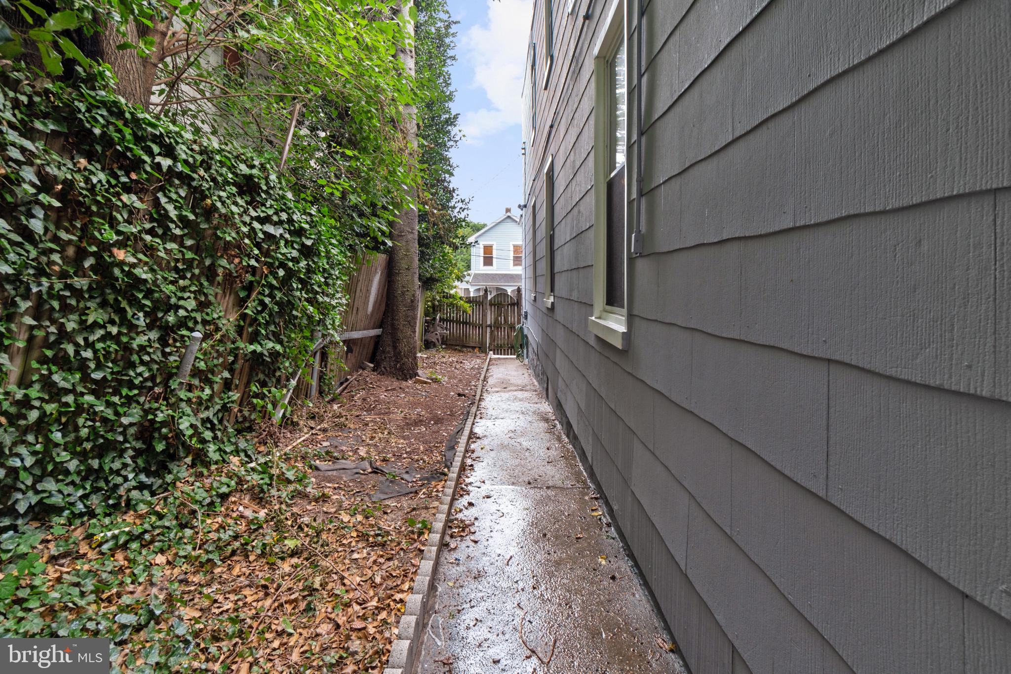 GWYNN FALLS - Residential