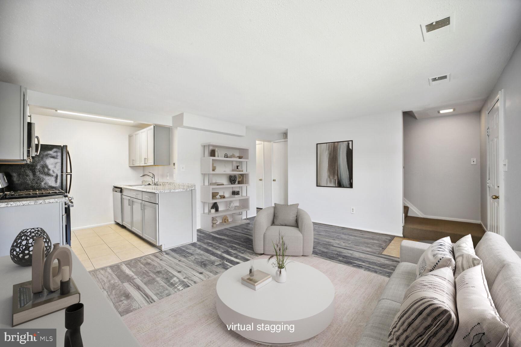 1931 VILLAGE GREEN DRIVE U-203