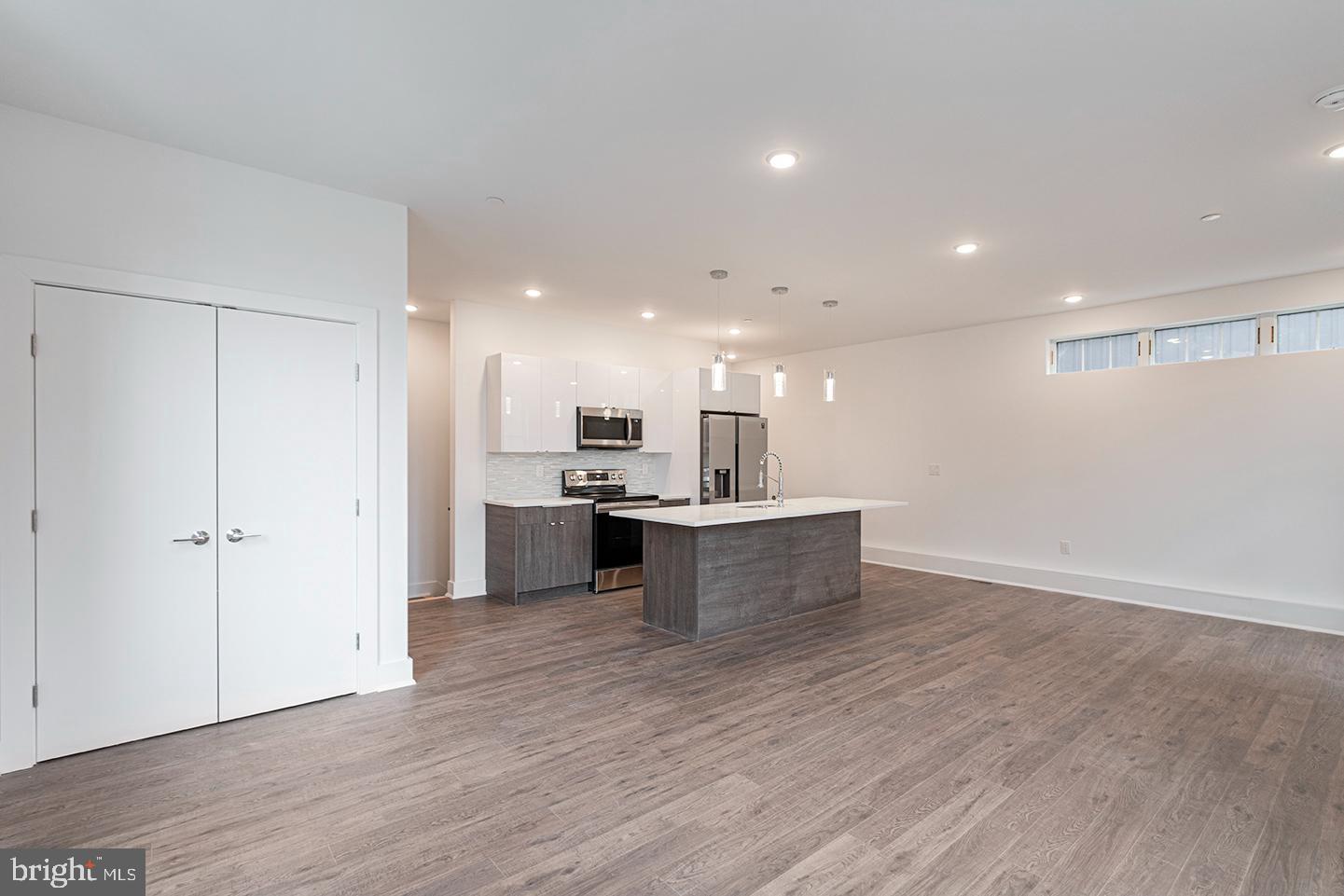 GRADUATE HOSPITAL - Residential Lease