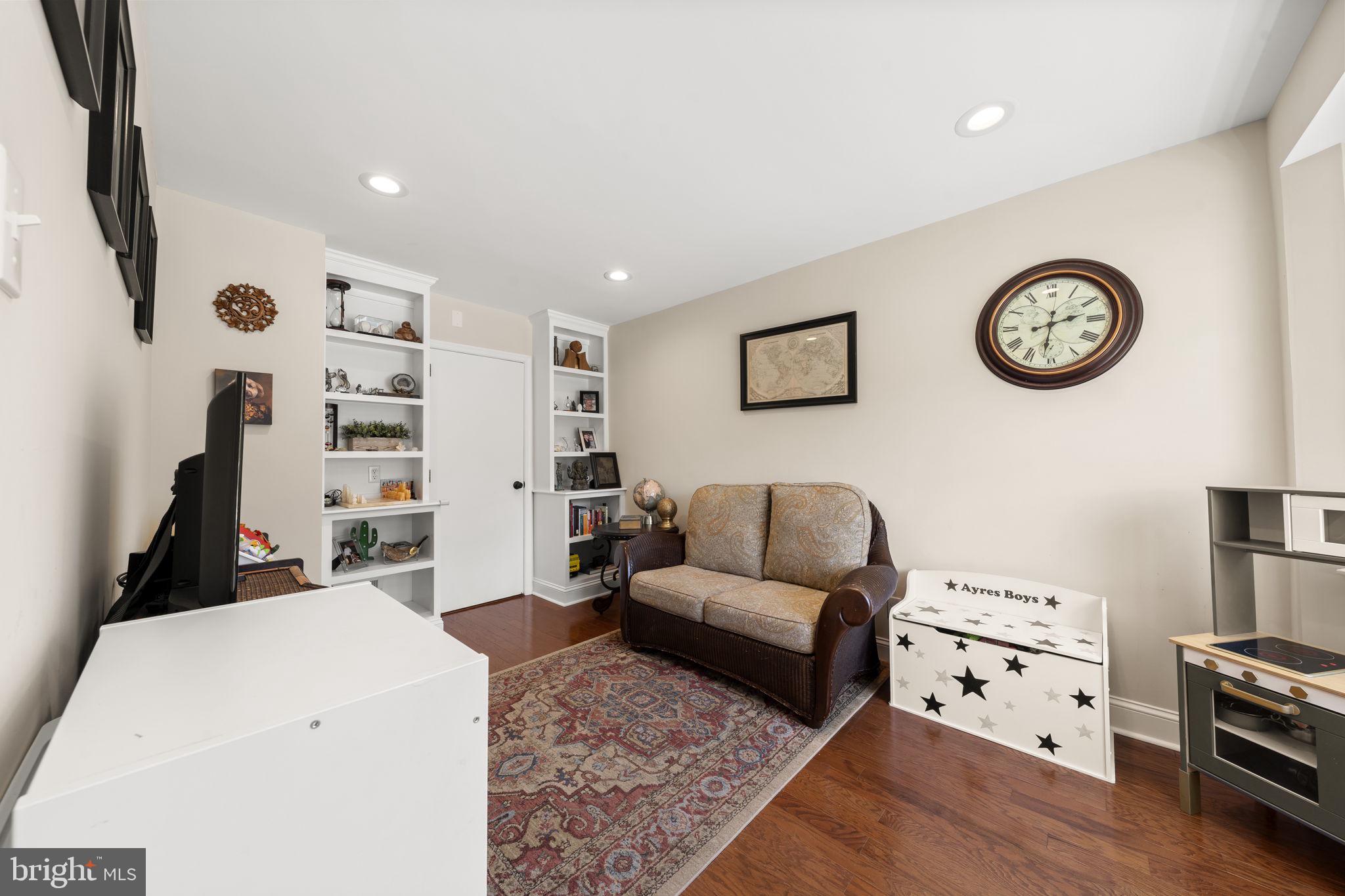 LYNNWOOD - Residential