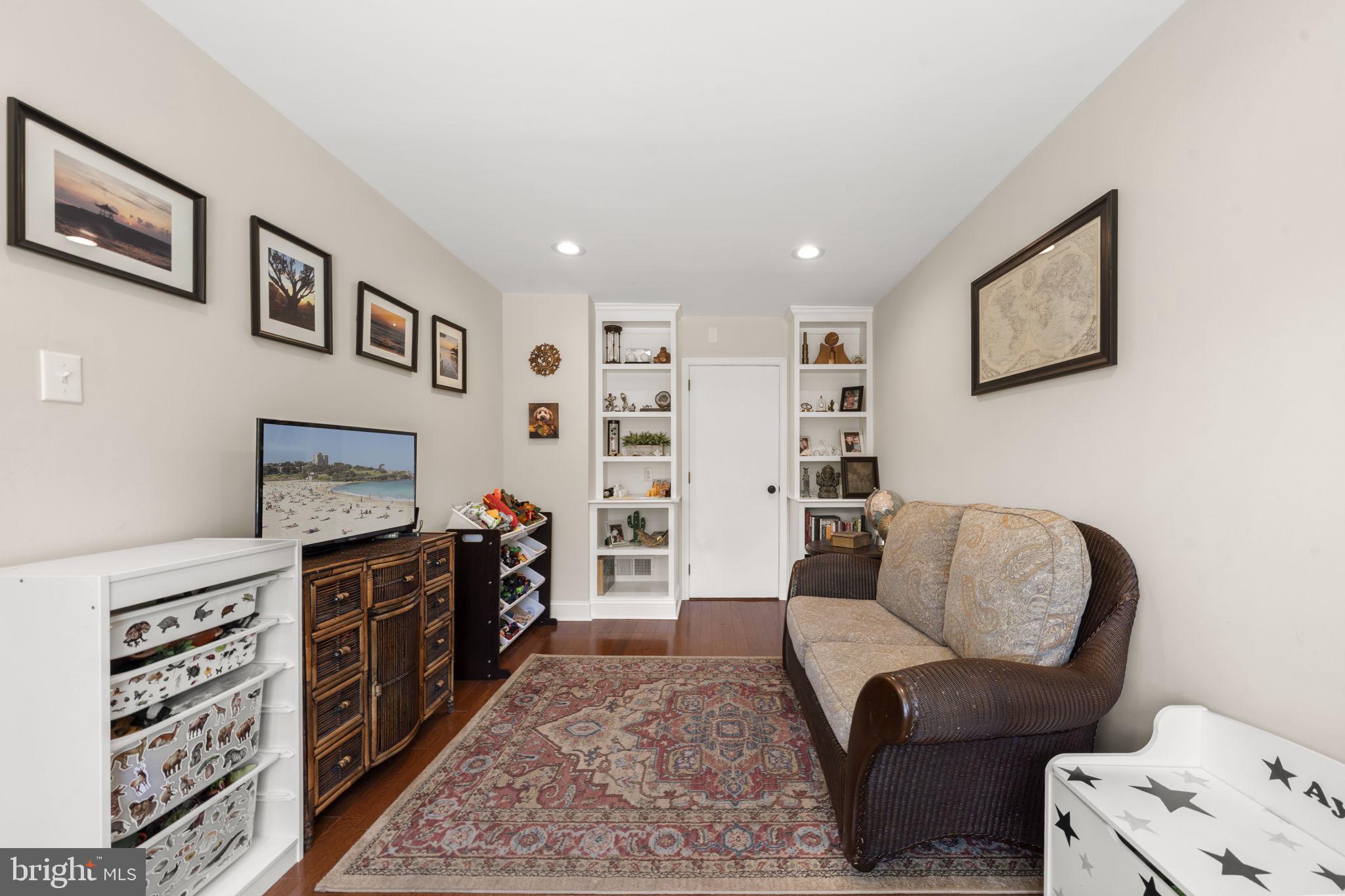 LYNNWOOD - Residential