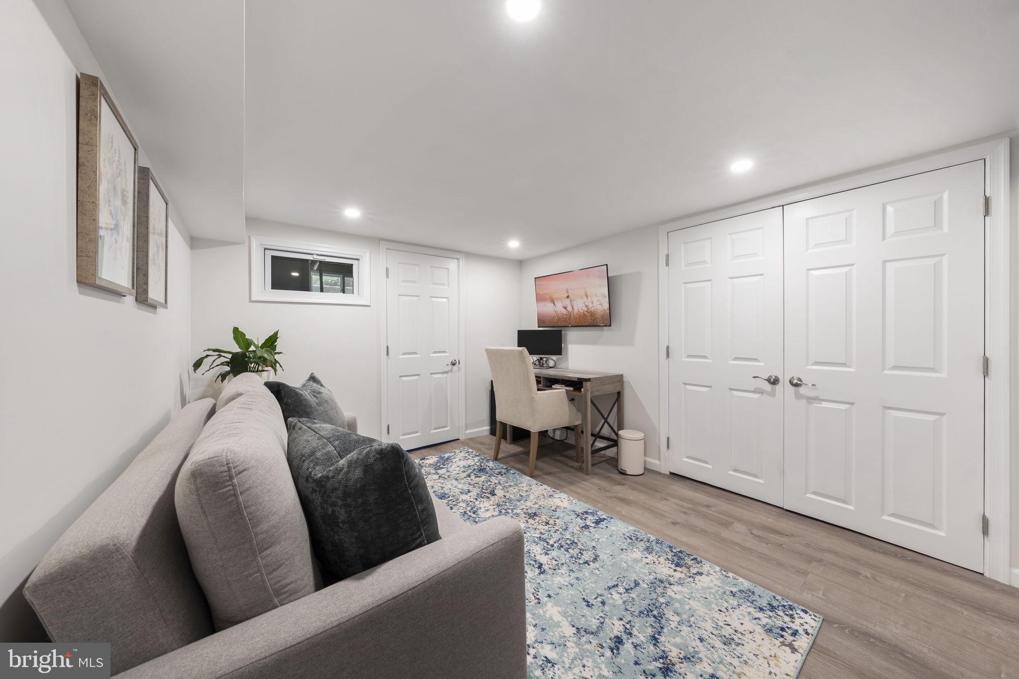 LYNNWOOD - Residential