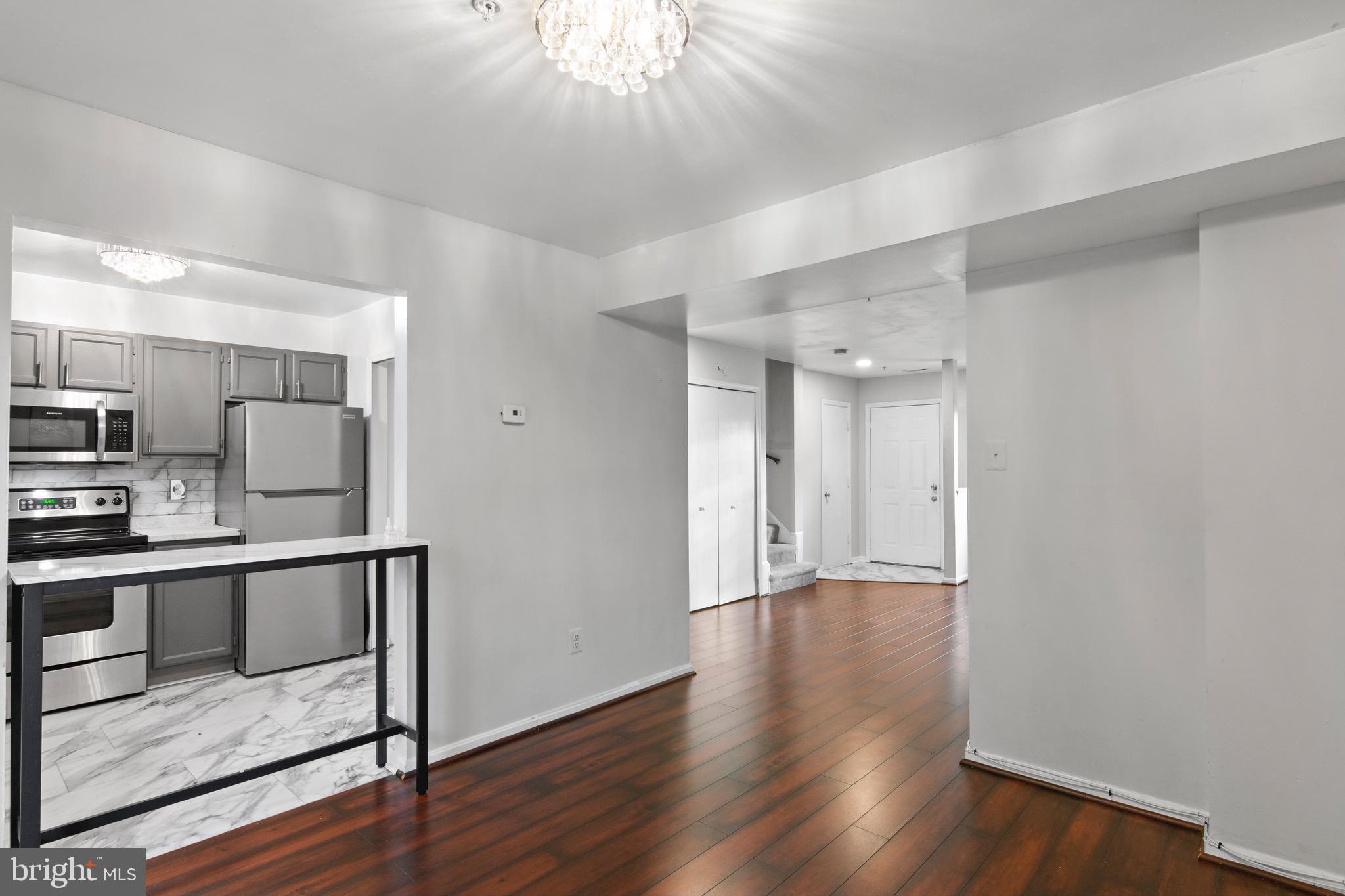 LONDON WOODS - Residential Lease