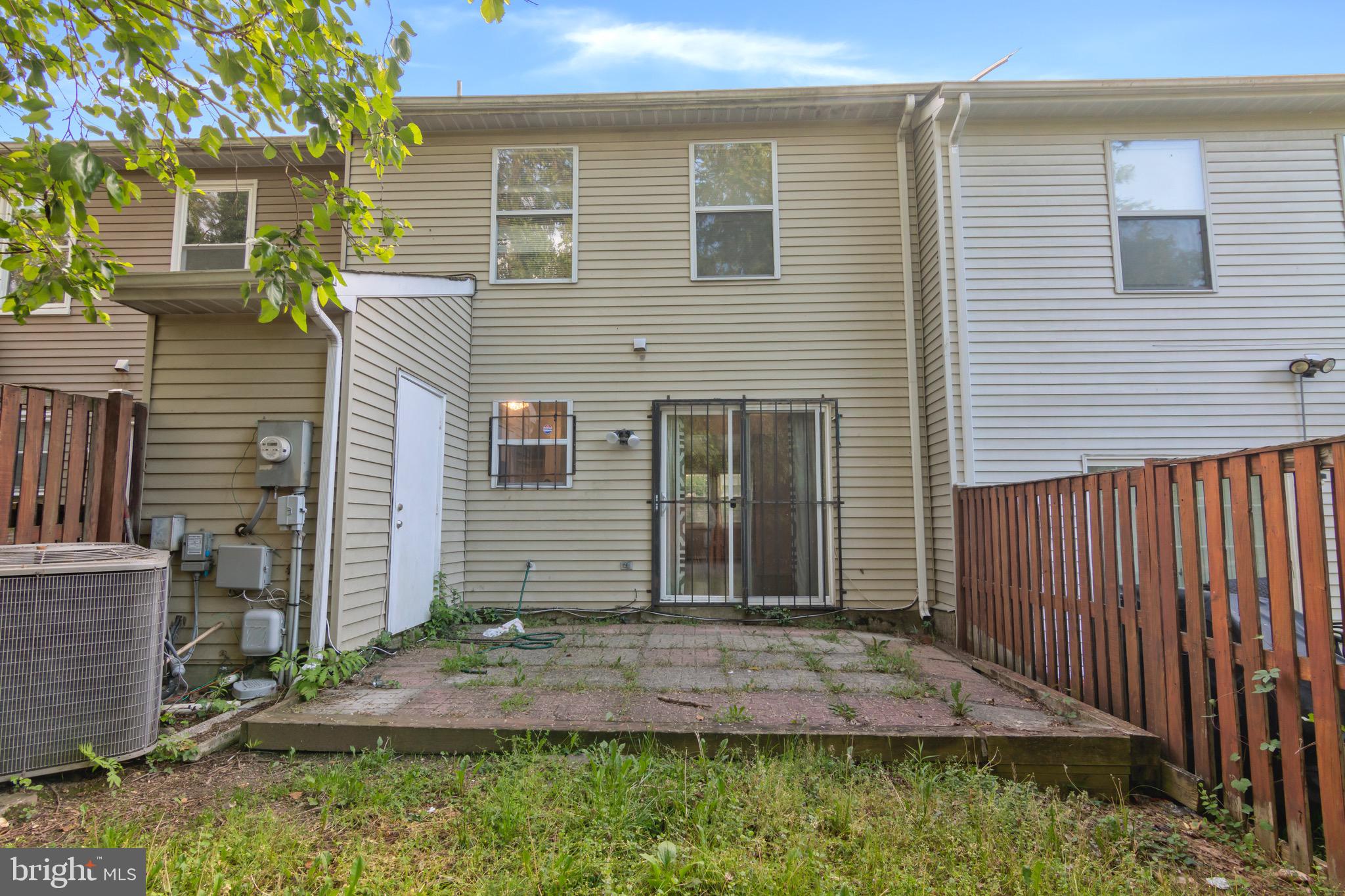 LONDON WOODS - Residential Lease