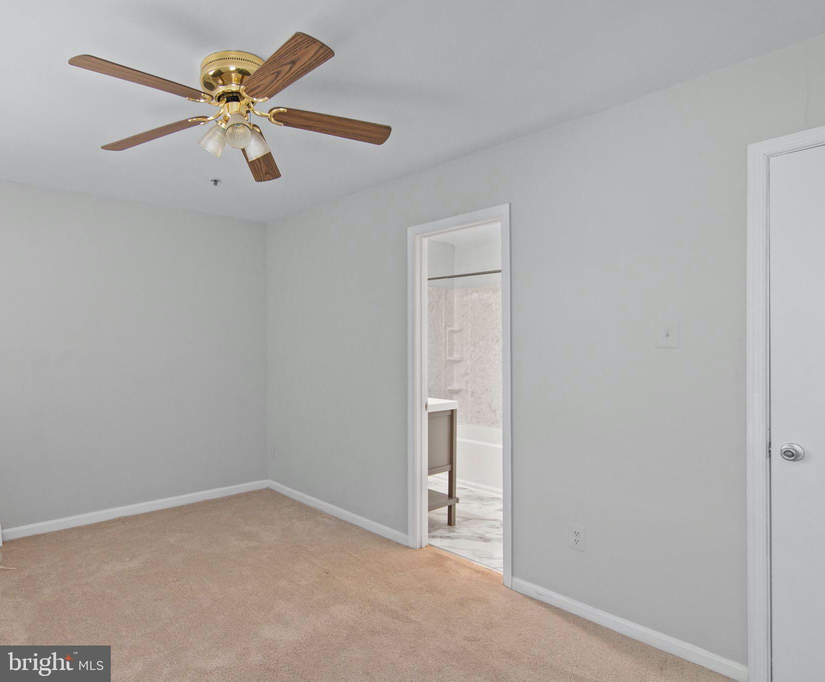 LONDON WOODS - Residential Lease