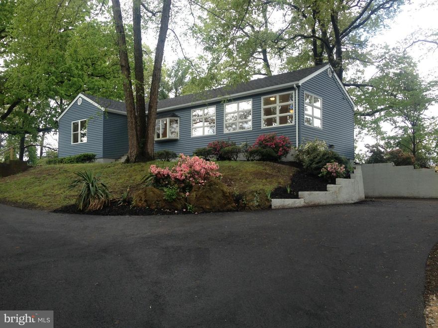 KING OF THE HILL. Completely remodeled! Like NEW beautiful 5 bedrm home set up on a hill with 3/4 acre land. All new roof,siding,electric,HVAC,plumbing,windows and huge driveway. Oak hrdwood throughout main lvl, Ktchn shaker style cabinets,SS appliances,granite counters and glass tile bcksplsh. Tile in ALL 3 full baths. Full finished basement,lots of recessed lights and too many upgrades to list.