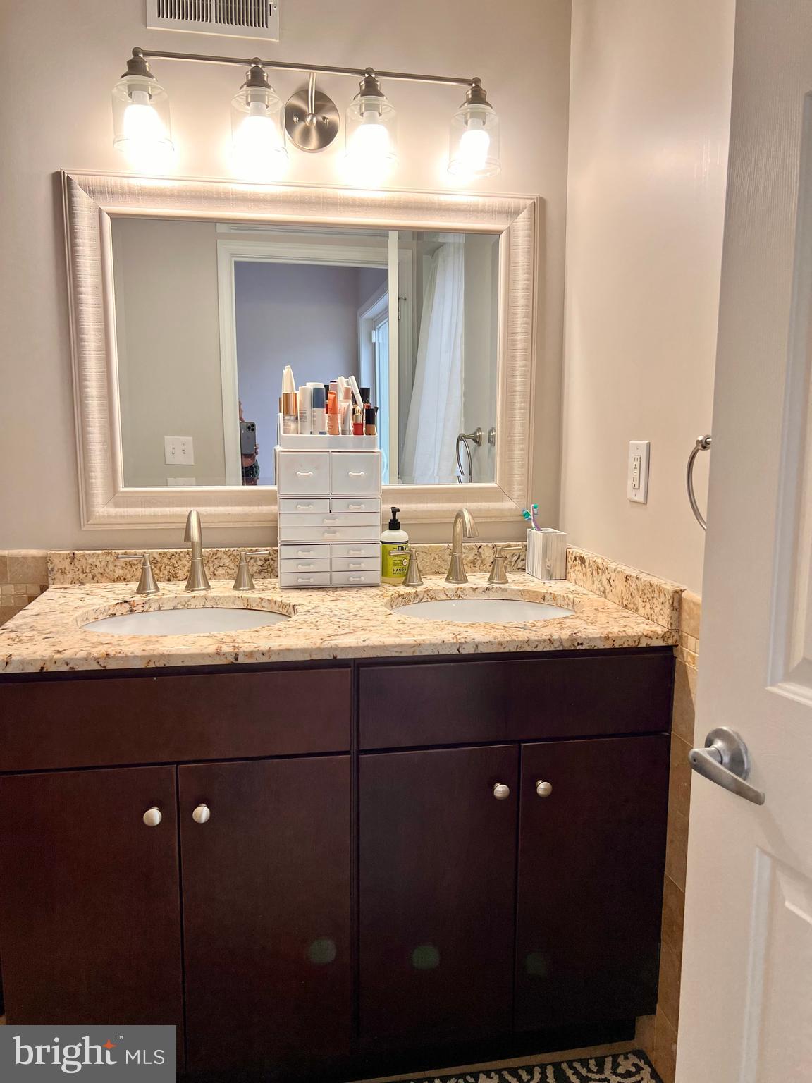 HAWTHORNE - Residential