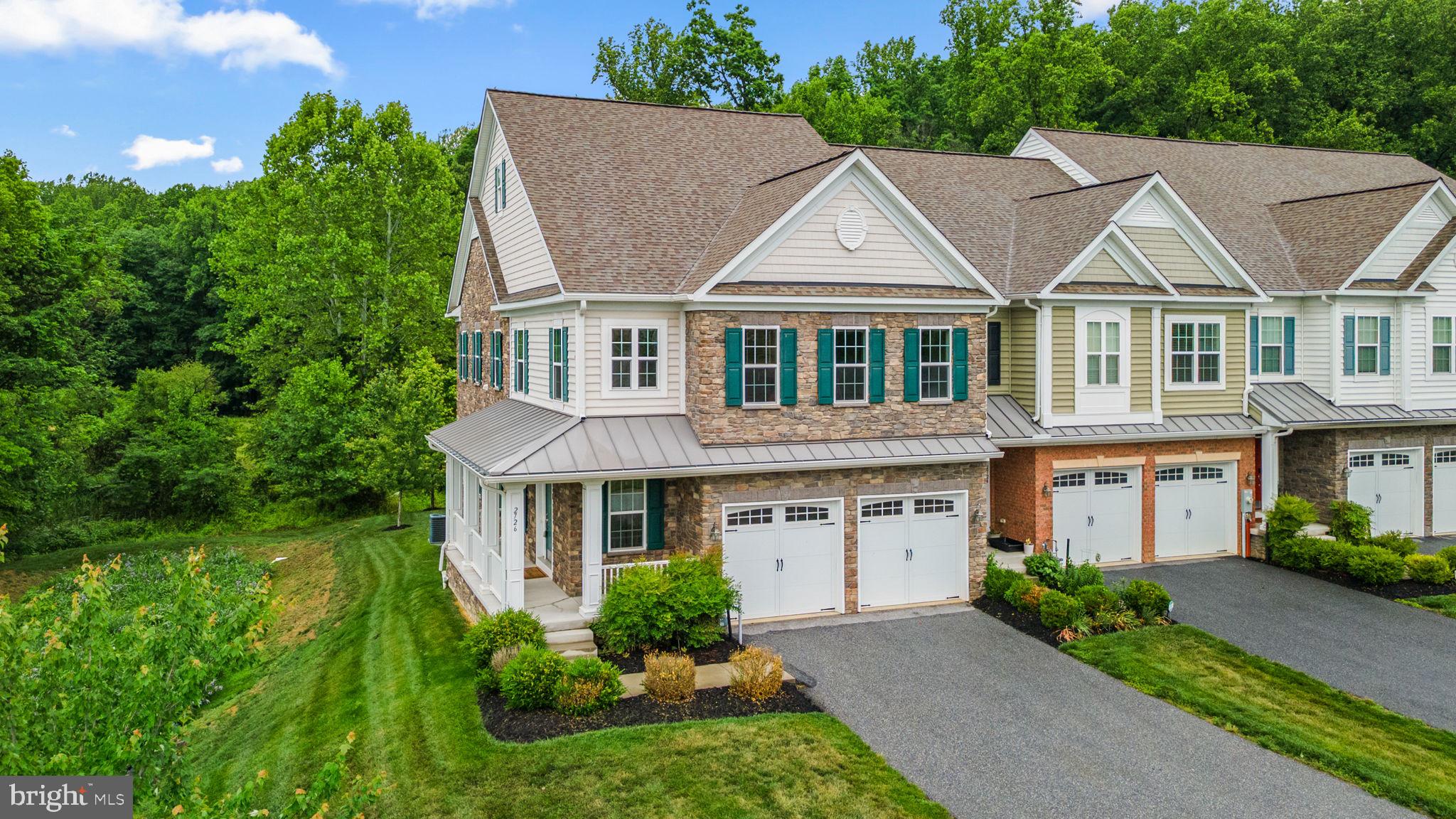 2726 W END CIRCLE