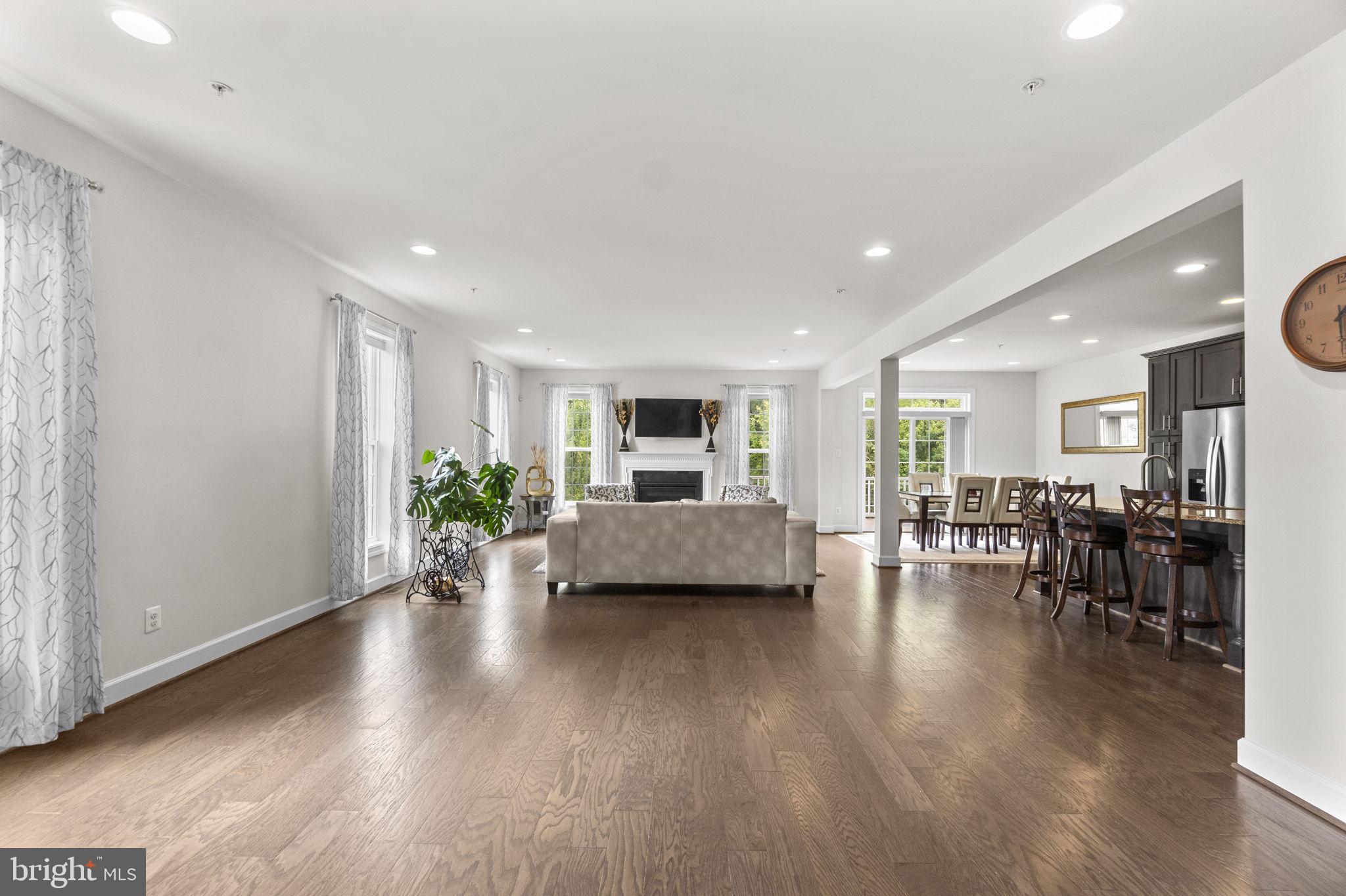 2726 W END CIRCLE