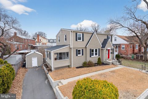 1202 PARKER AVENUE HYATTSVILLE MD 20782