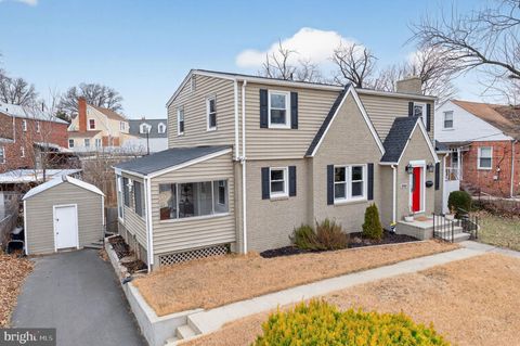 1202 PARKER AVENUE HYATTSVILLE MD 20782