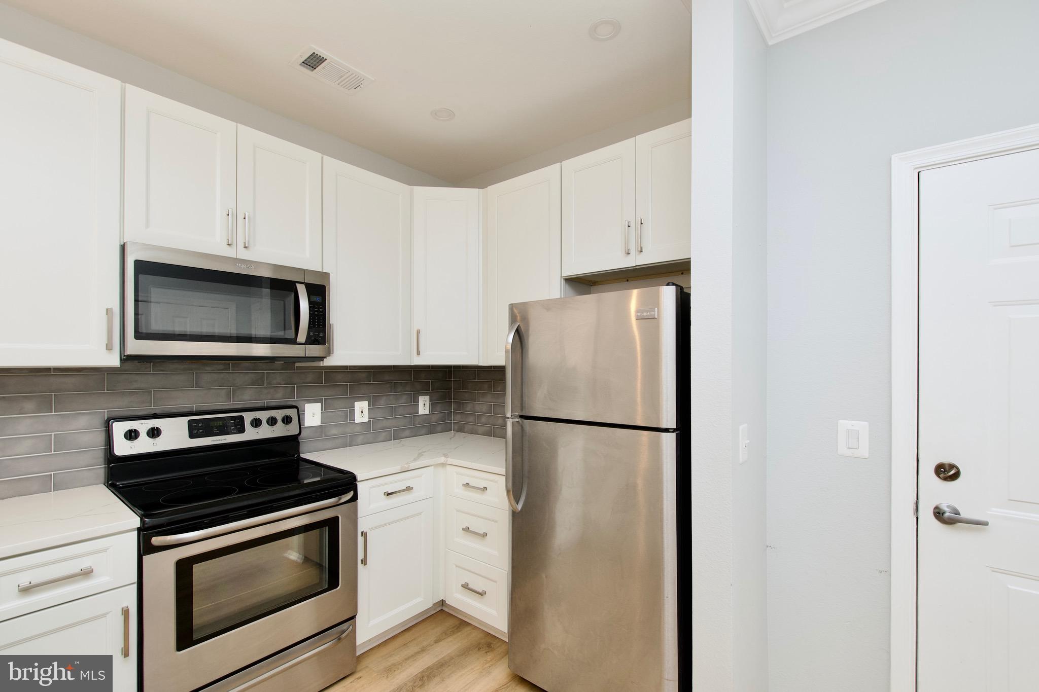 HIGH POINTE AT JEFFERSON - Residential