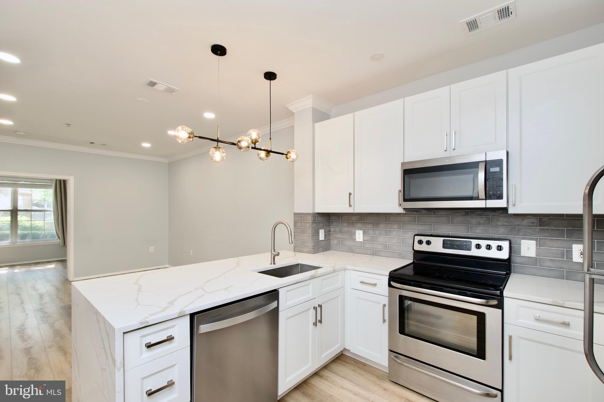 HIGH POINTE AT JEFFERSON - Residential