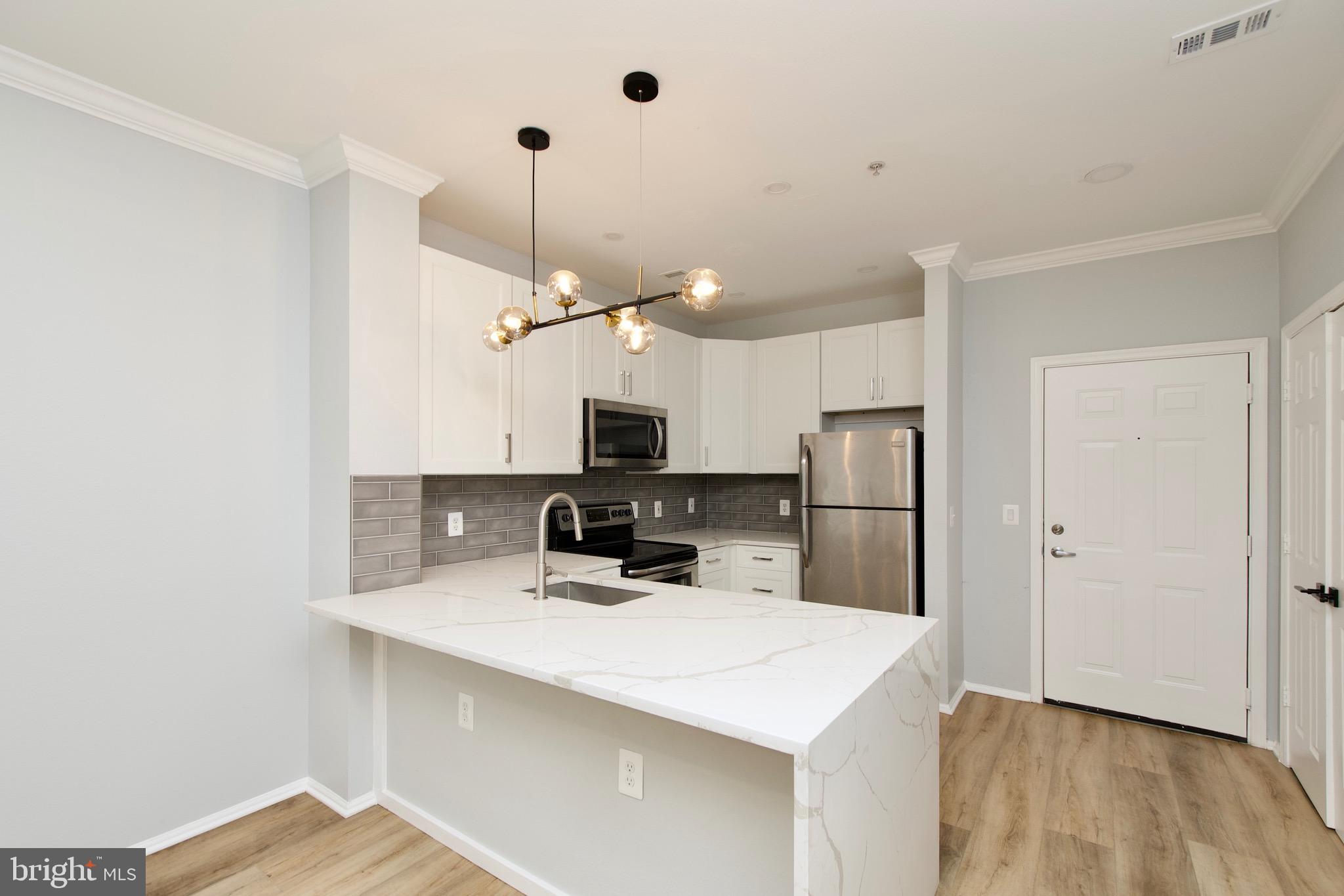 HIGH POINTE AT JEFFERSON - Residential