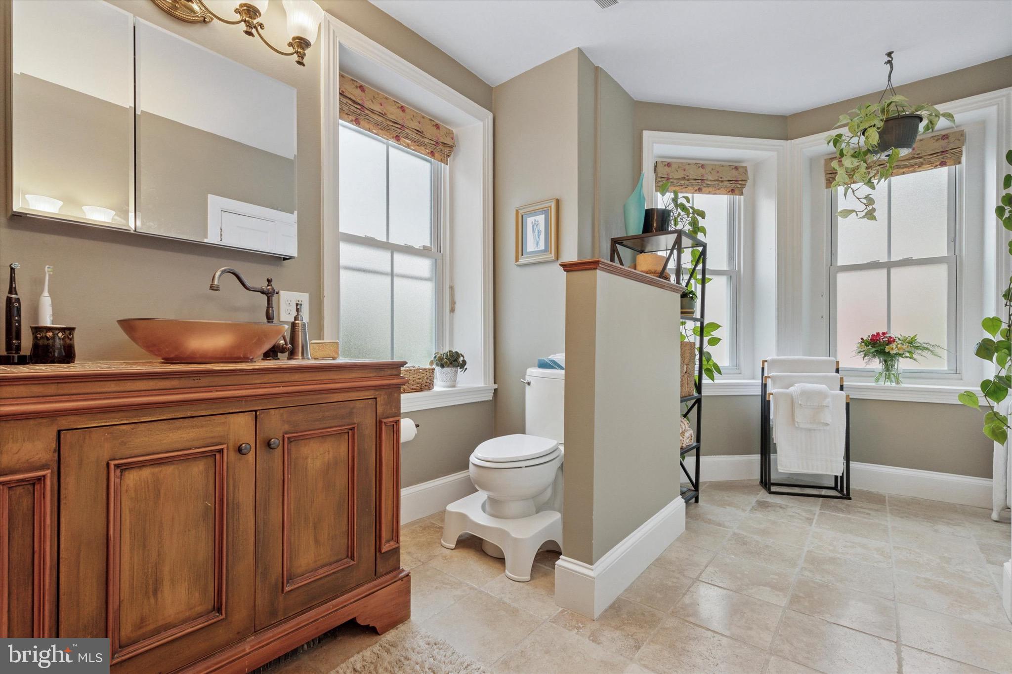 CHESTNUT HILL - Residential