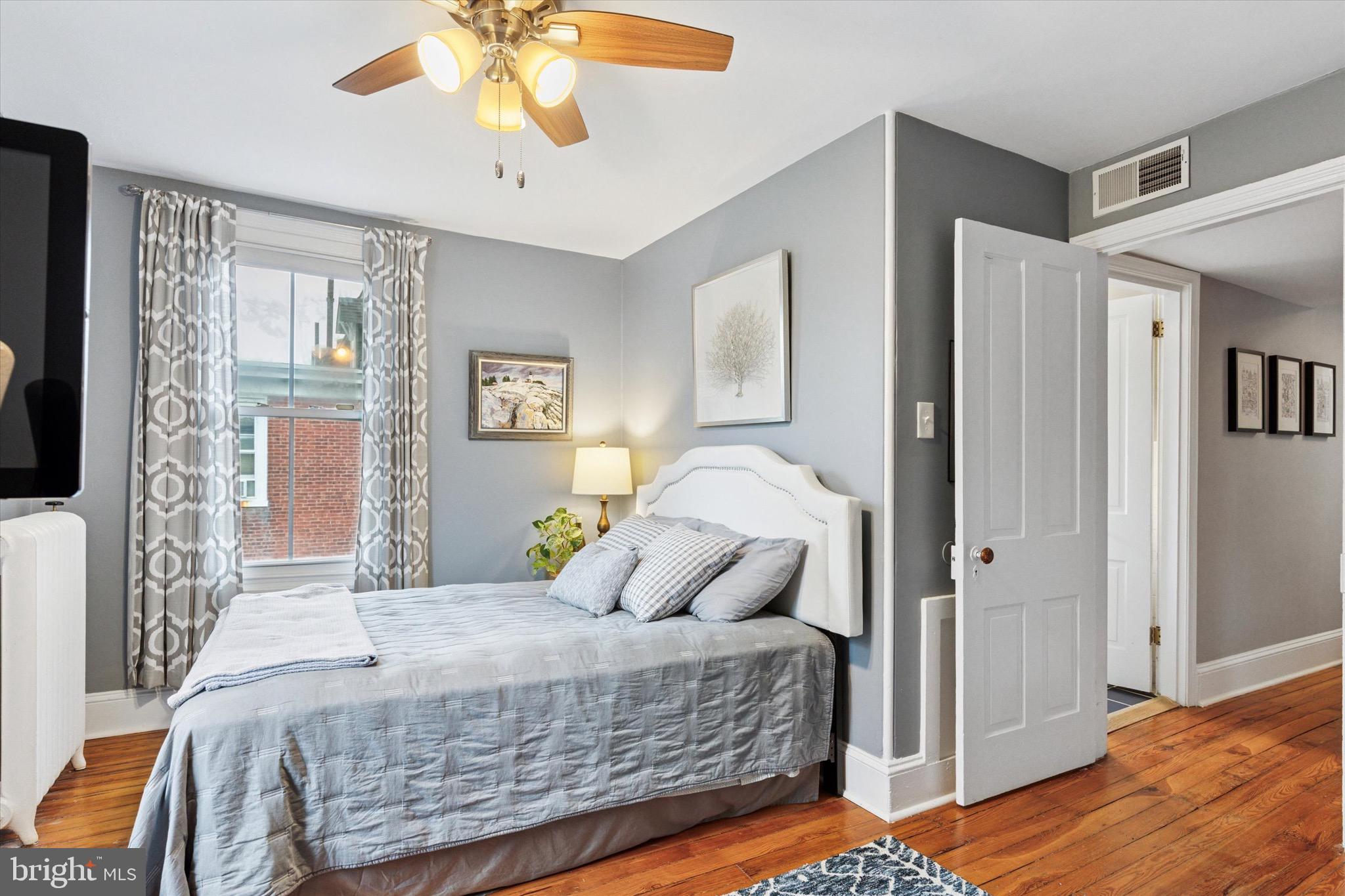 CHESTNUT HILL - Residential