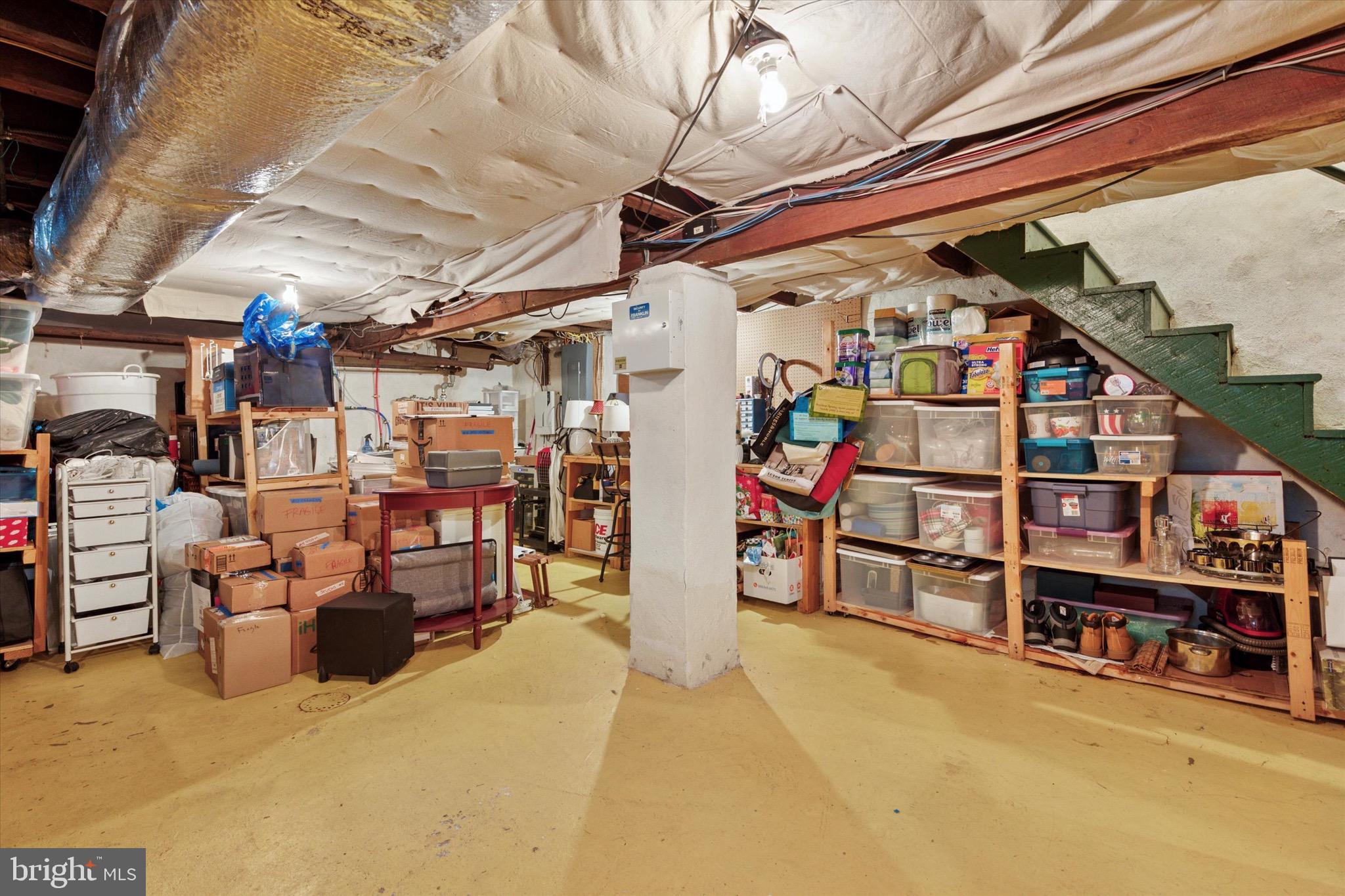 CHESTNUT HILL - Residential