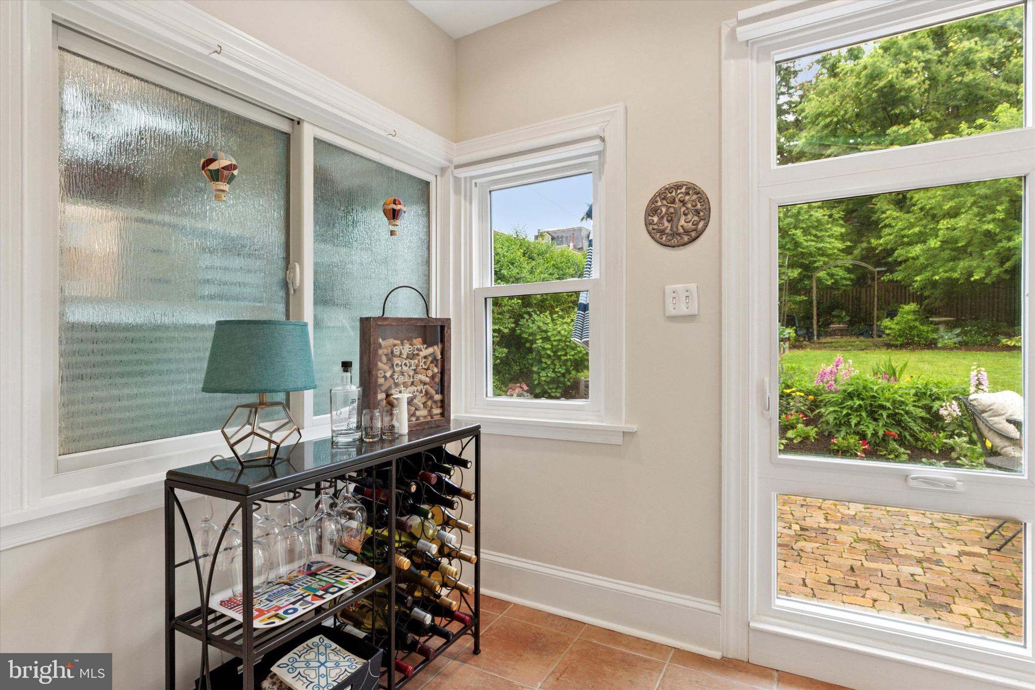 CHESTNUT HILL - Residential