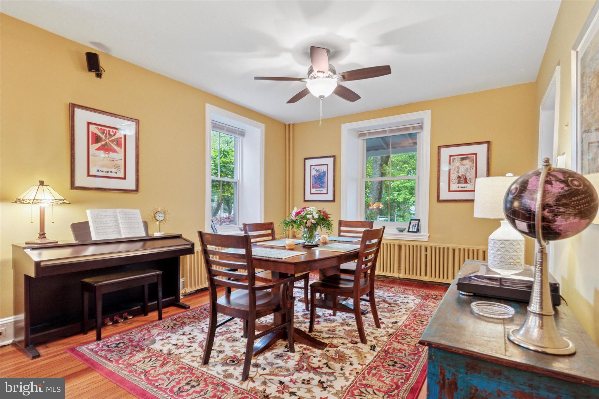 CHESTNUT HILL - Residential