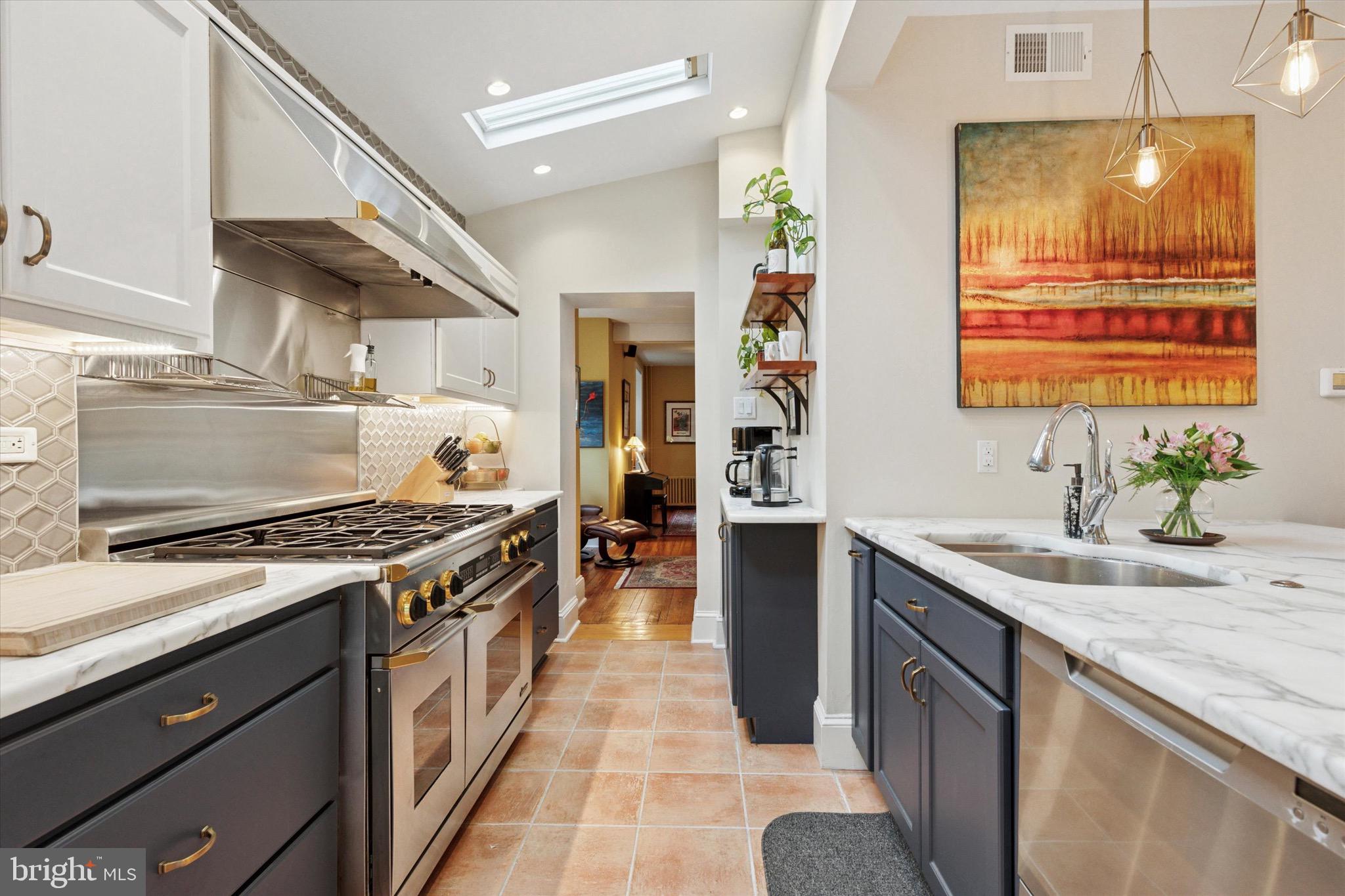 CHESTNUT HILL - Residential