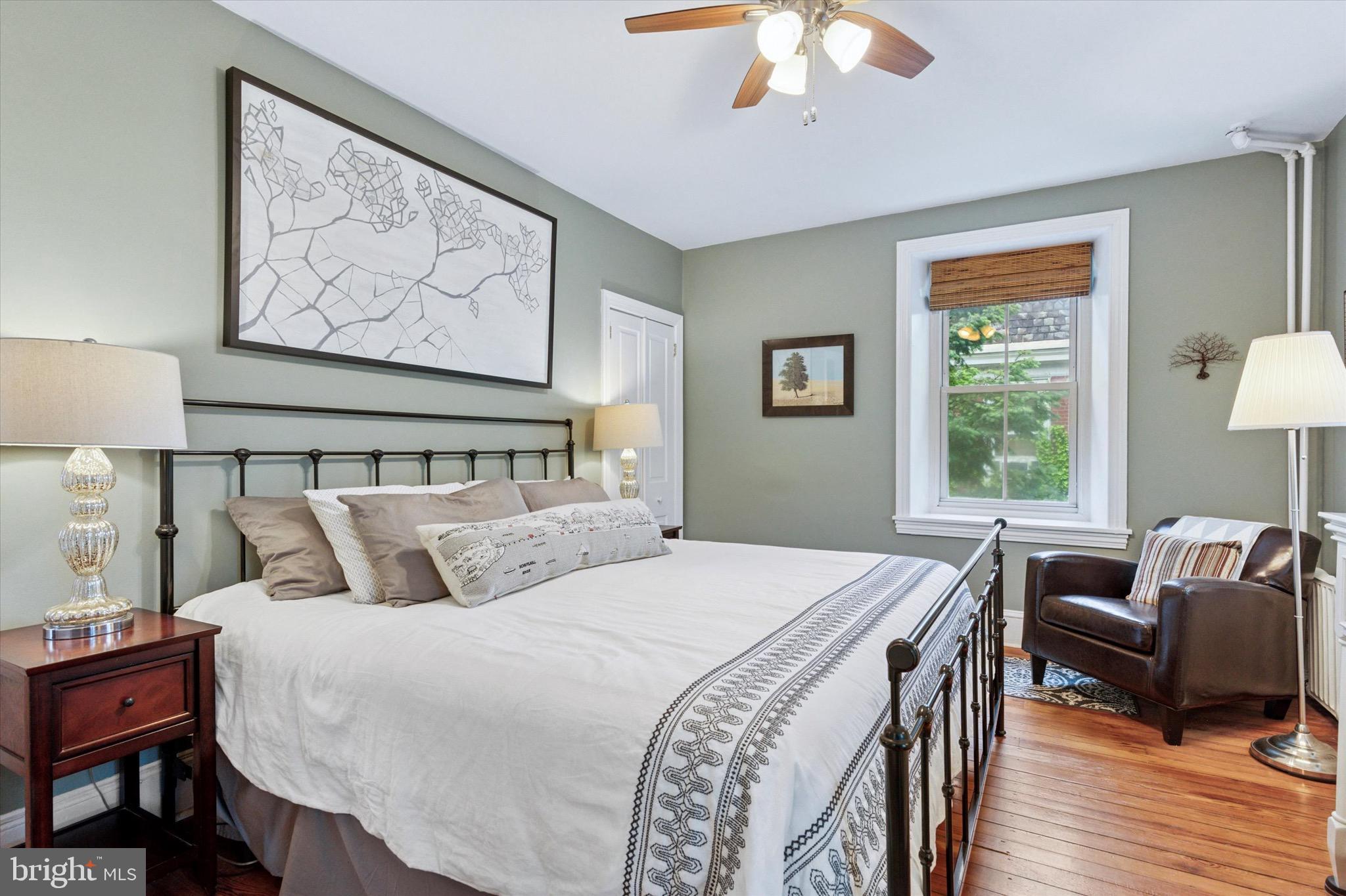 CHESTNUT HILL - Residential