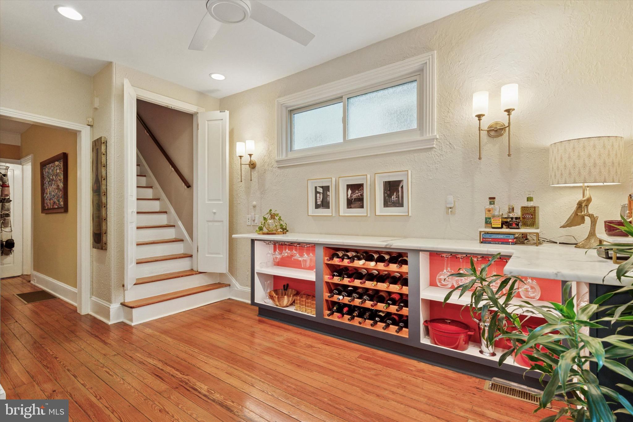 CHESTNUT HILL - Residential