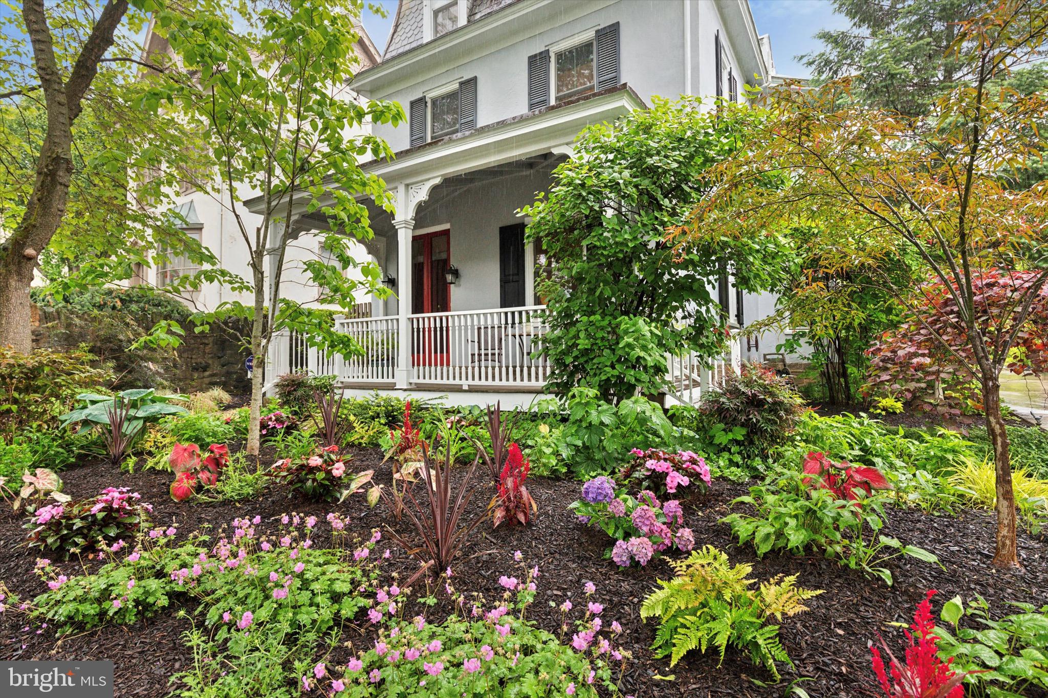 CHESTNUT HILL - Residential