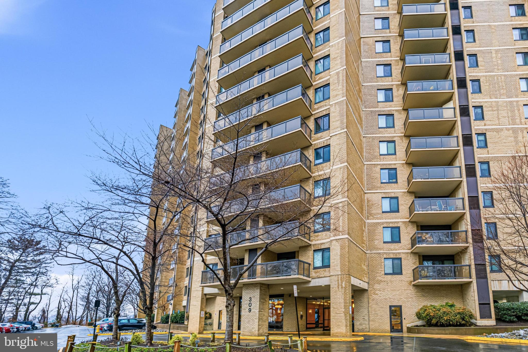 WATERGATE AT LANDMARK - Residential
