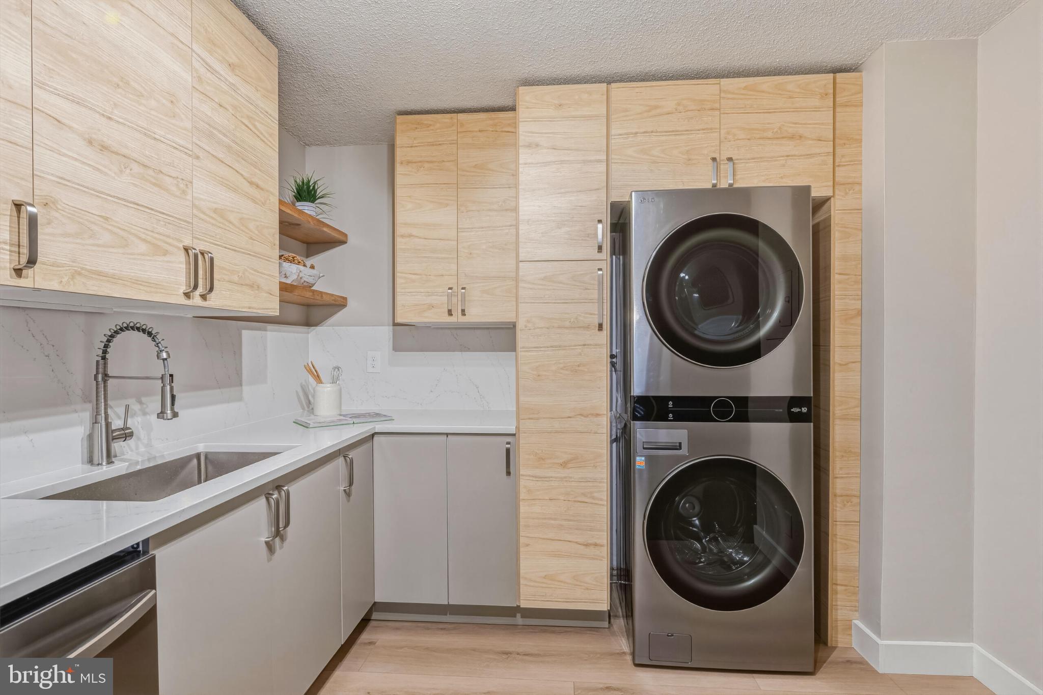 WATERGATE AT LANDMARK - Residential