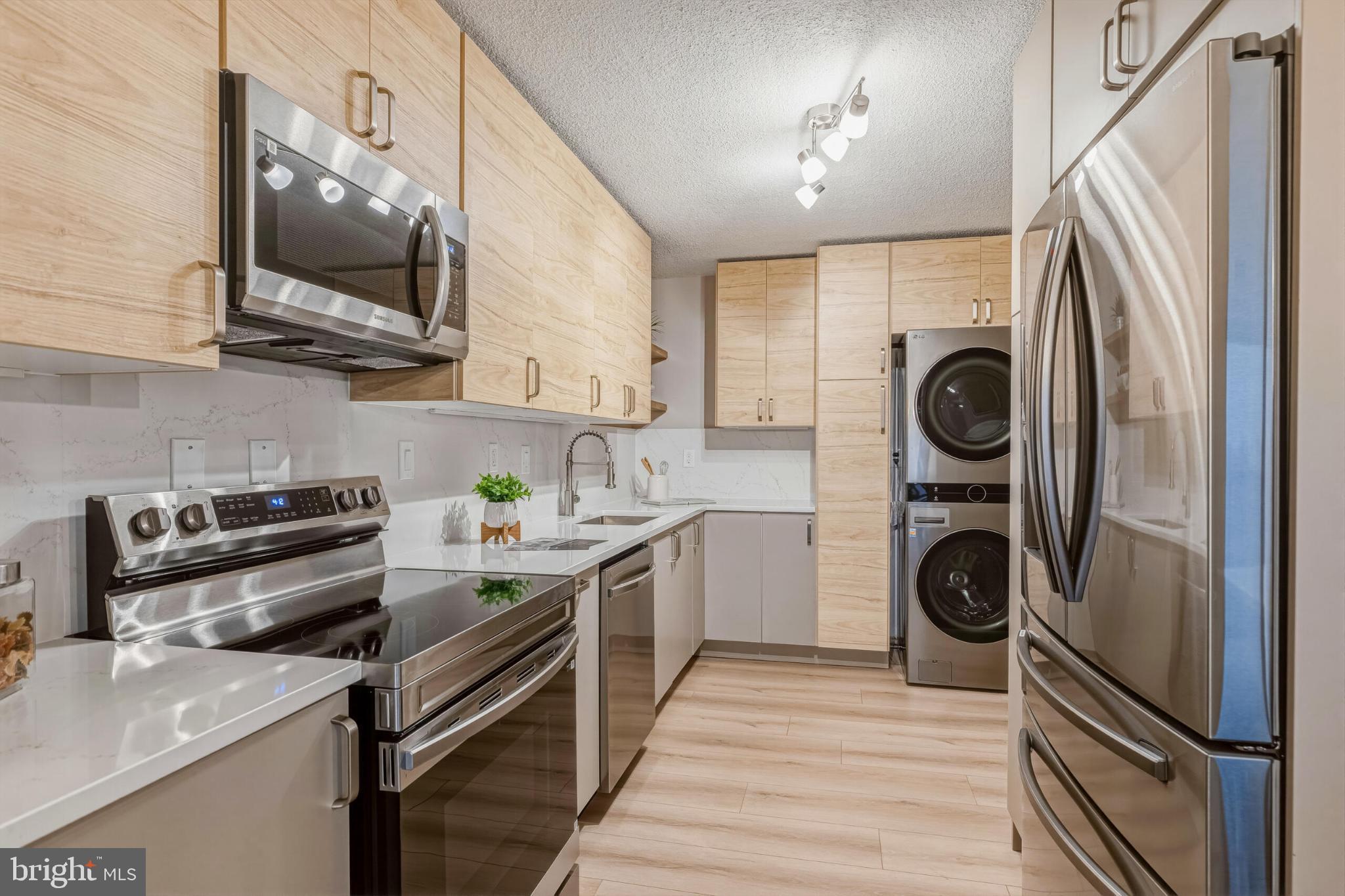 WATERGATE AT LANDMARK - Residential