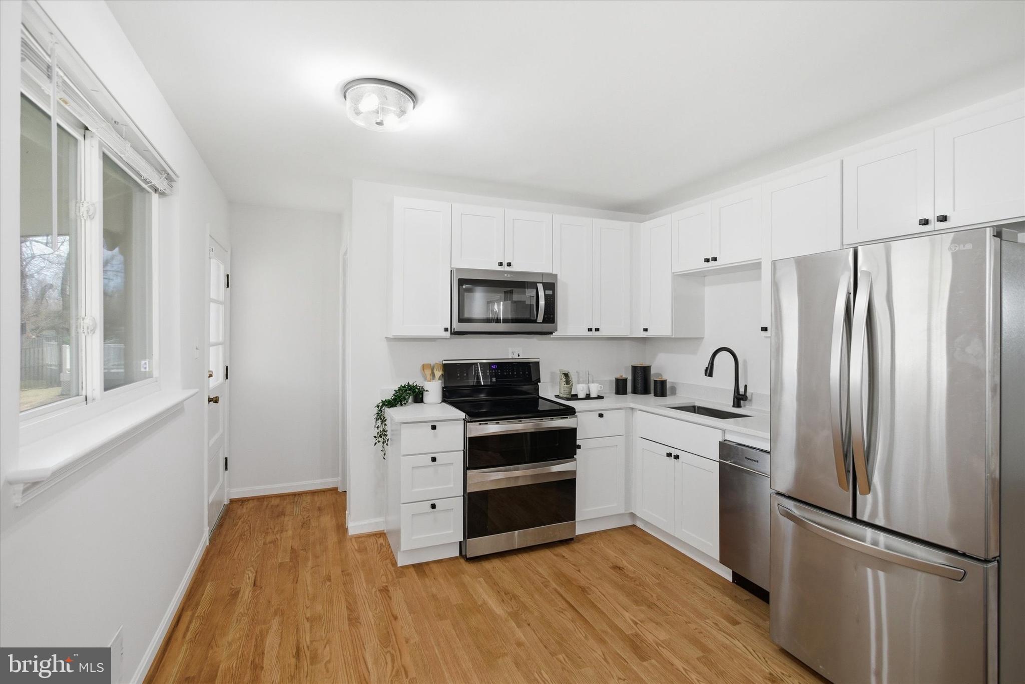 SUMMIT HALL - Residential